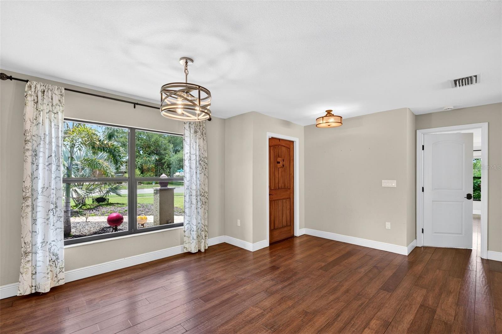 COUNTRY PLACE - Residential