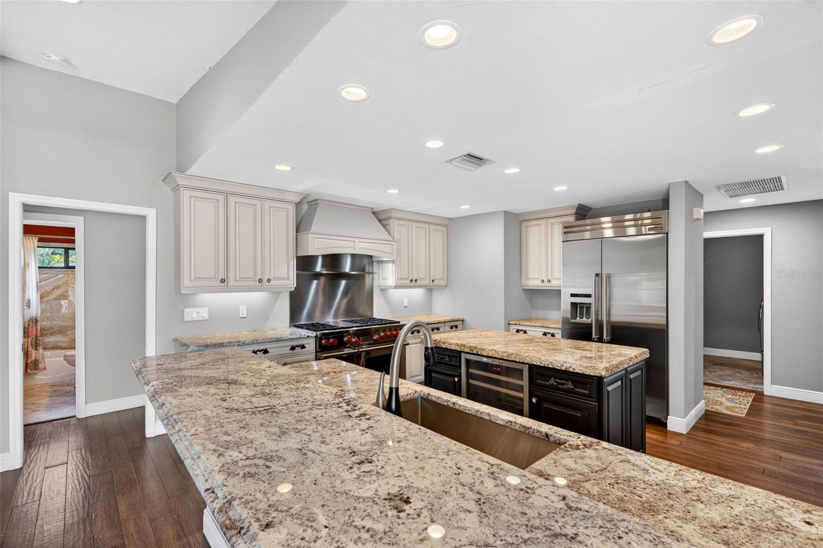 COUNTRY PLACE - Residential