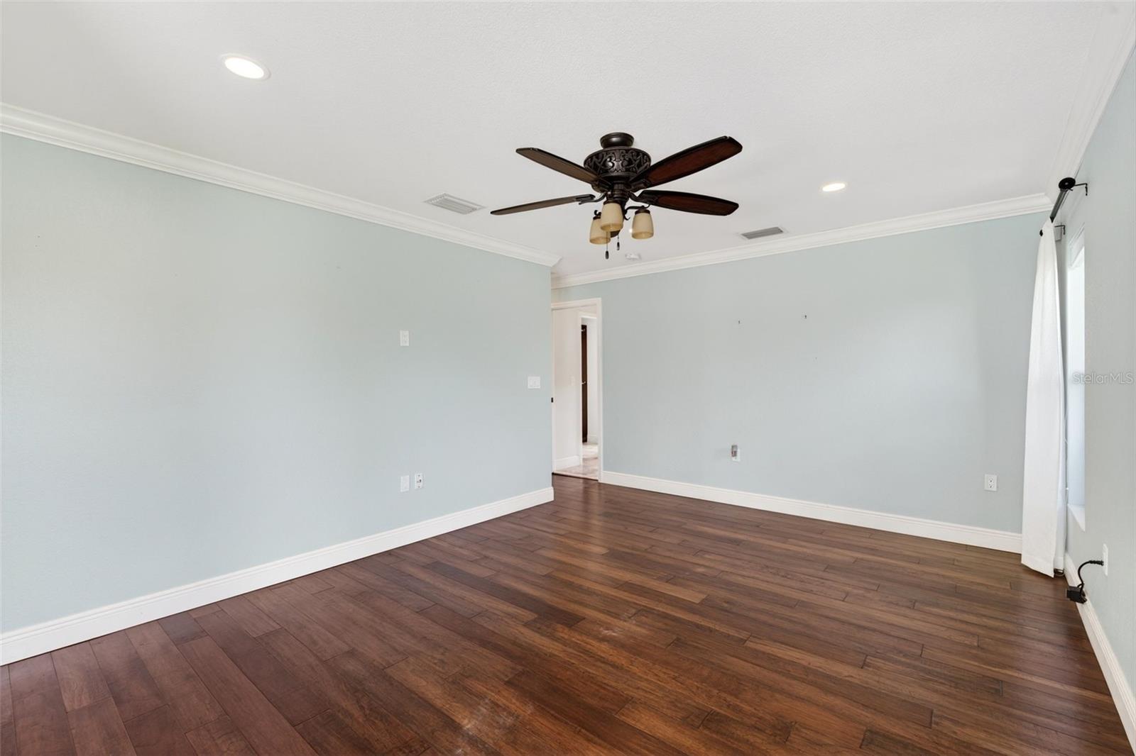 COUNTRY PLACE - Residential