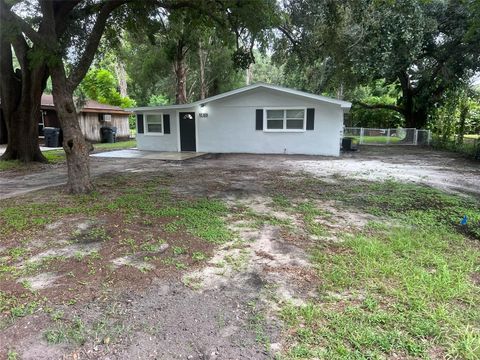 A home in WINTER HAVEN