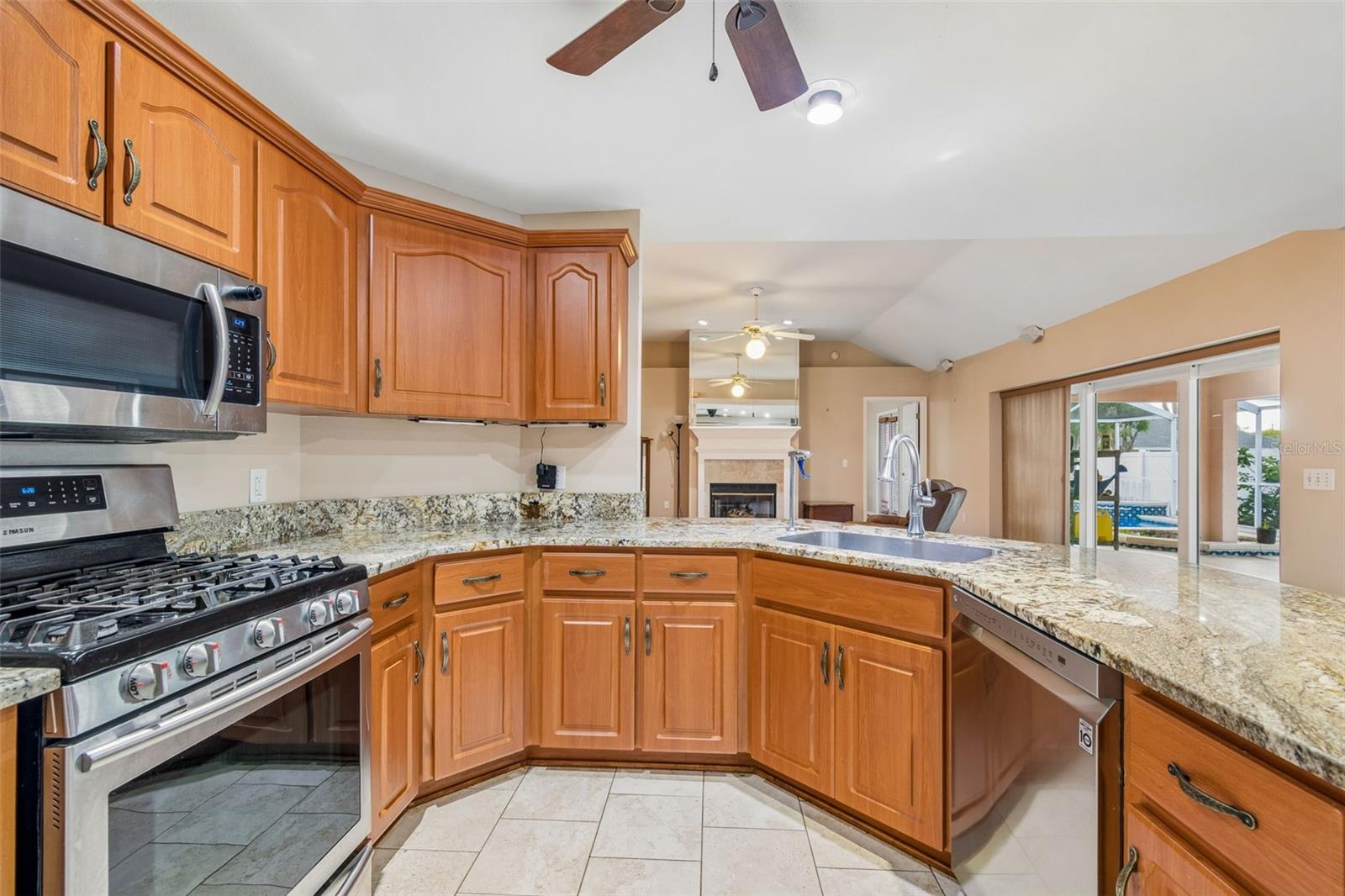 HIGHLANDS VISTA - Residential