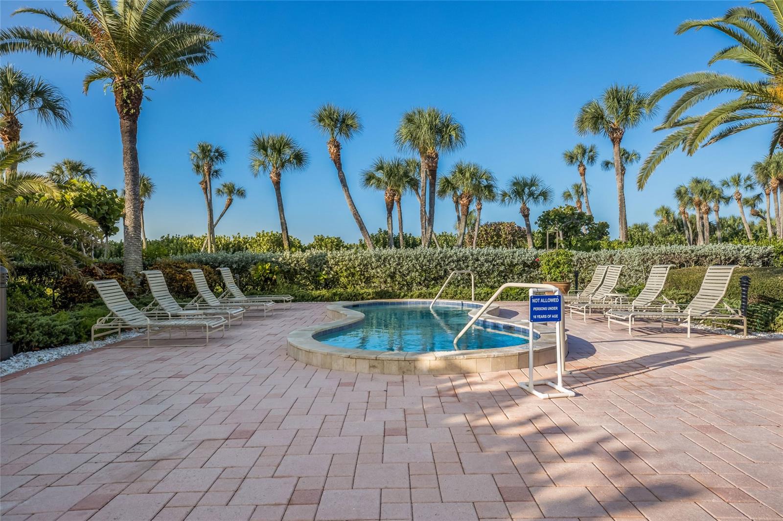 BEACHPLACE II - Residential