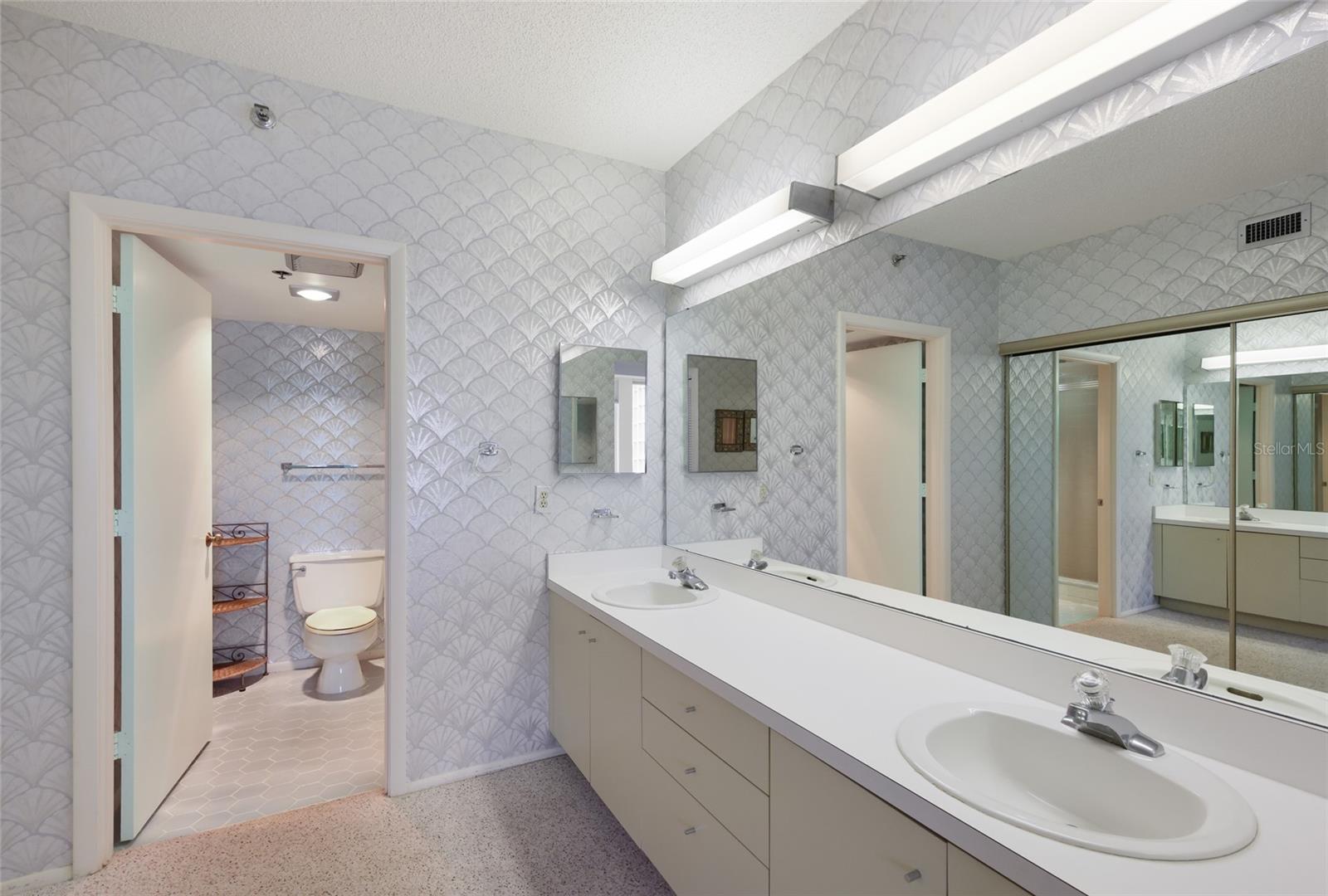 BEACHPLACE II - Residential