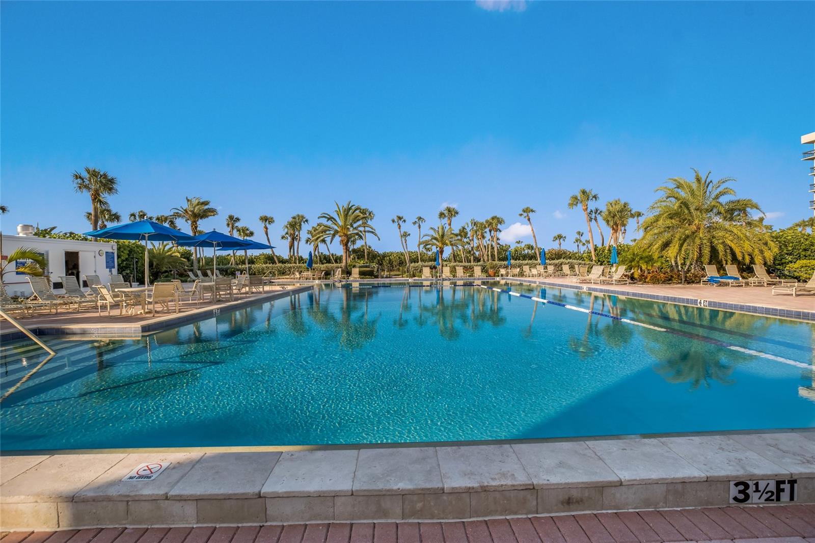 BEACHPLACE II - Residential