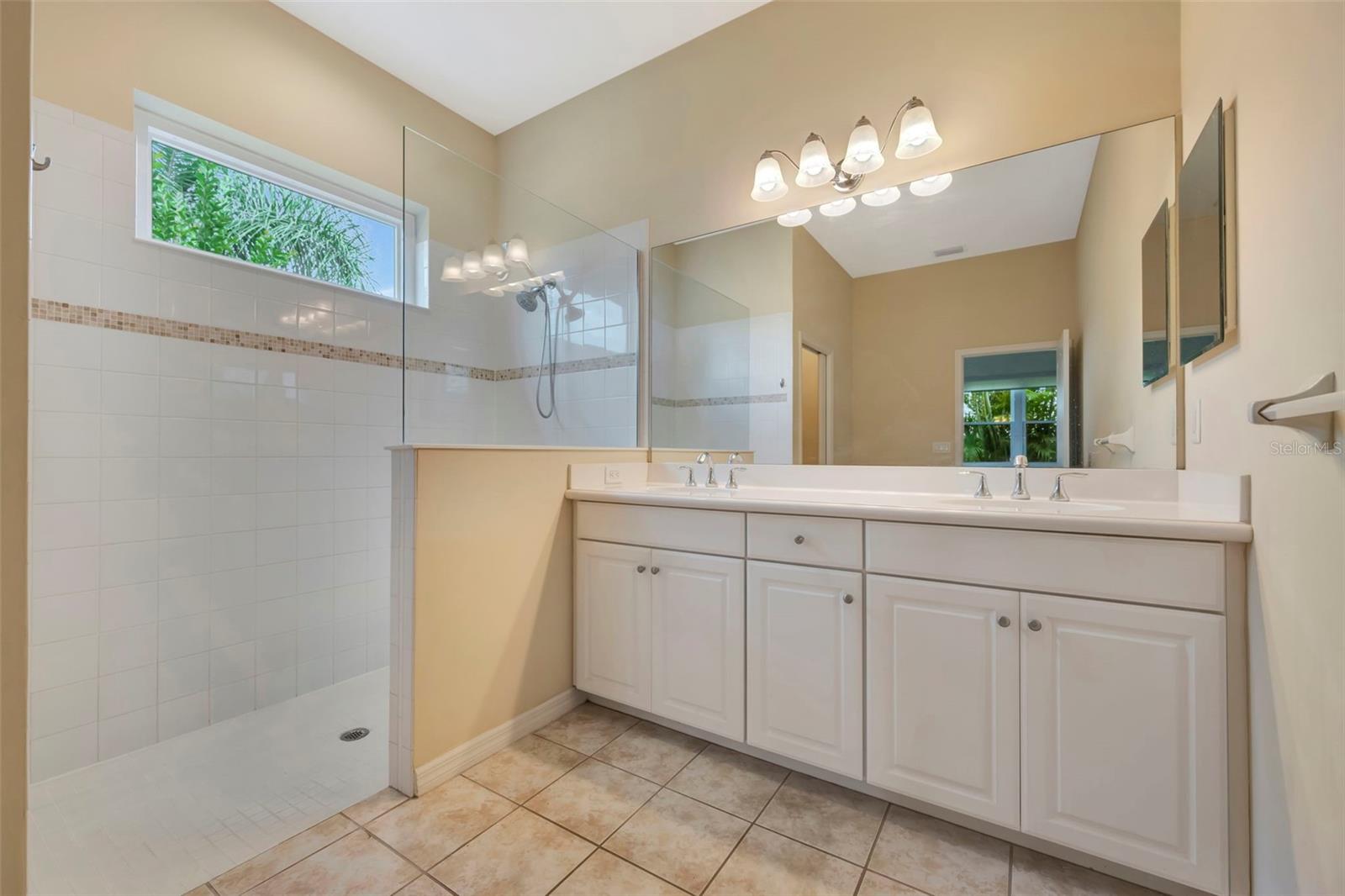 COUNTRY CLUB EAST AT LAKEWD RNCH QQ1 1 - Residential