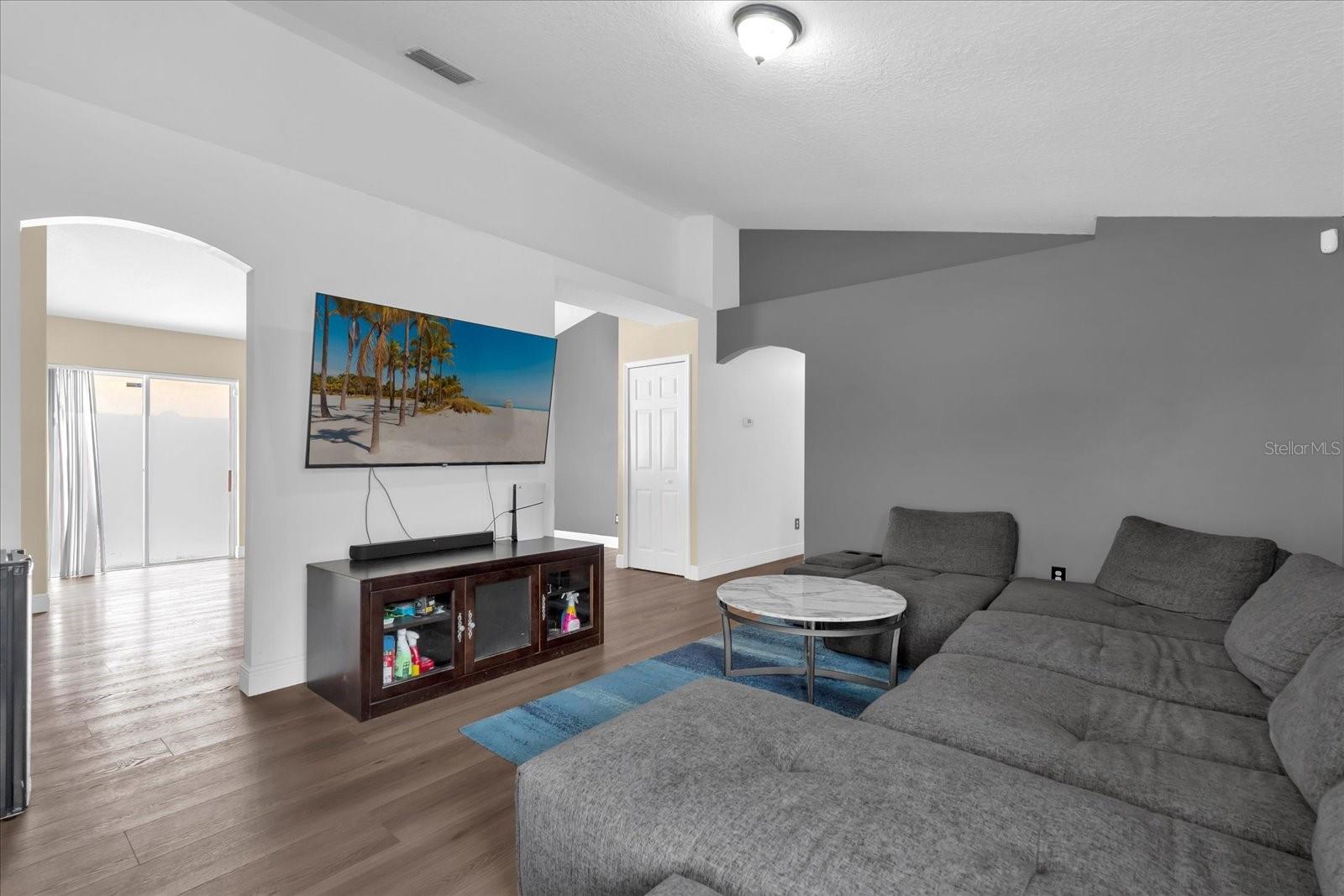 8624 CLAIBORNE COURT