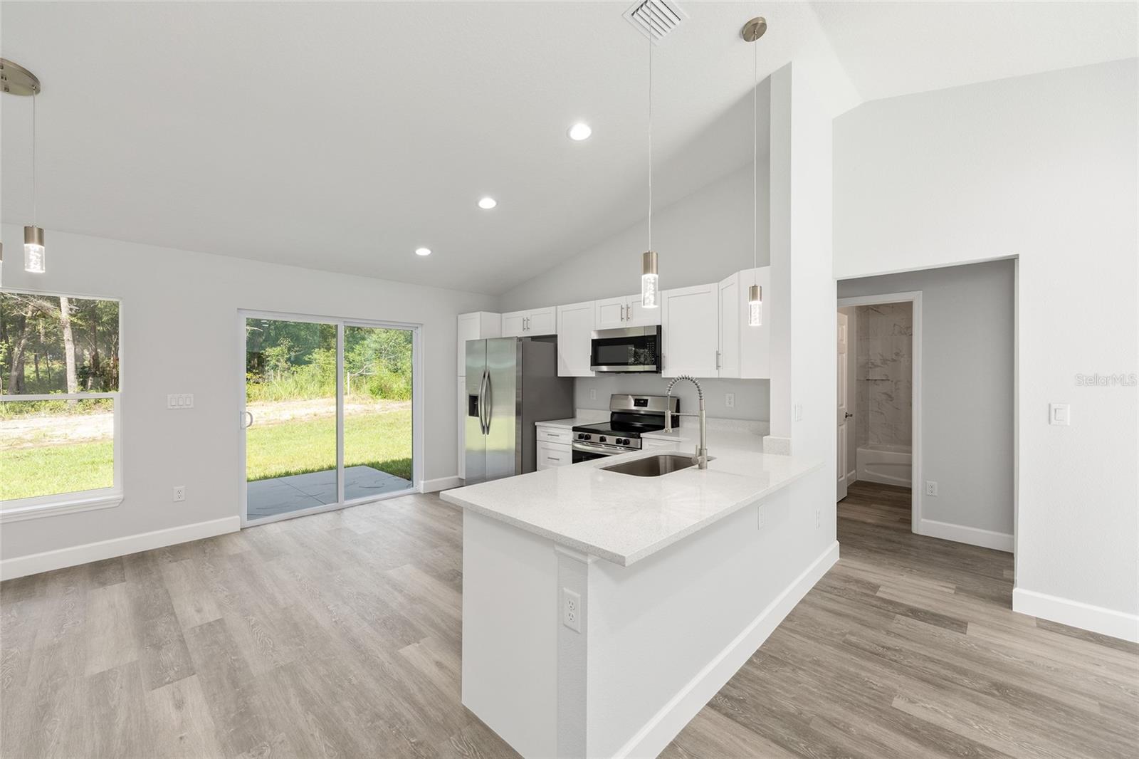 RAINBOW LAKES ESTATE - Residential