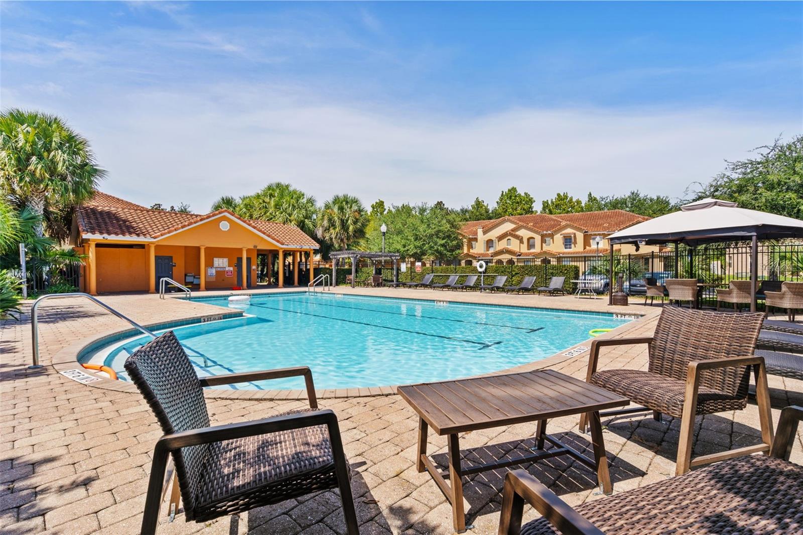 CRESTWYND BAY - Residential