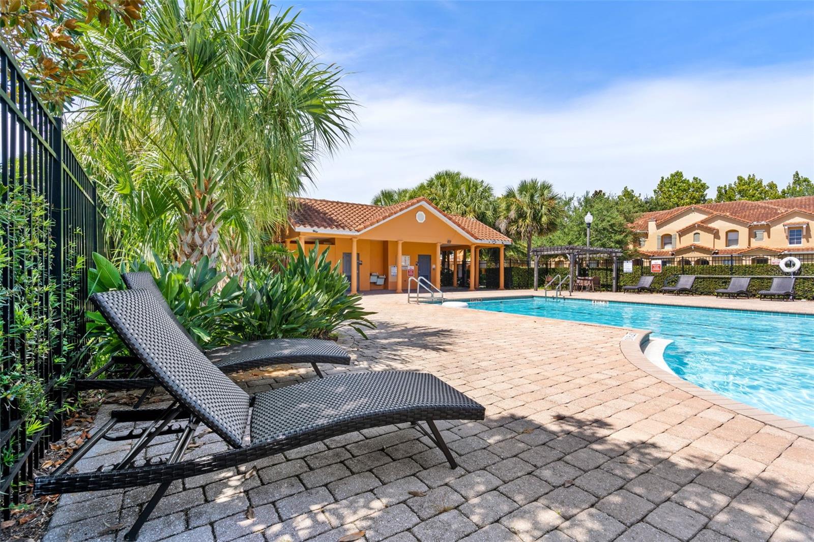 CRESTWYND BAY - Residential