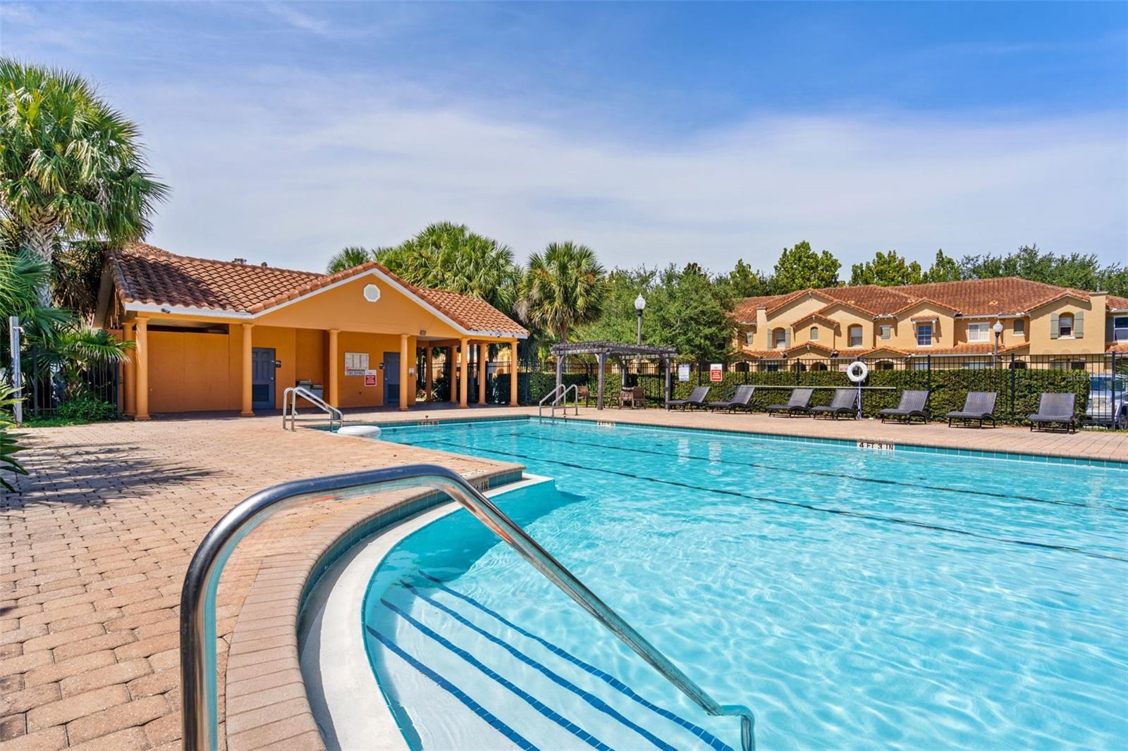 CRESTWYND BAY - Residential