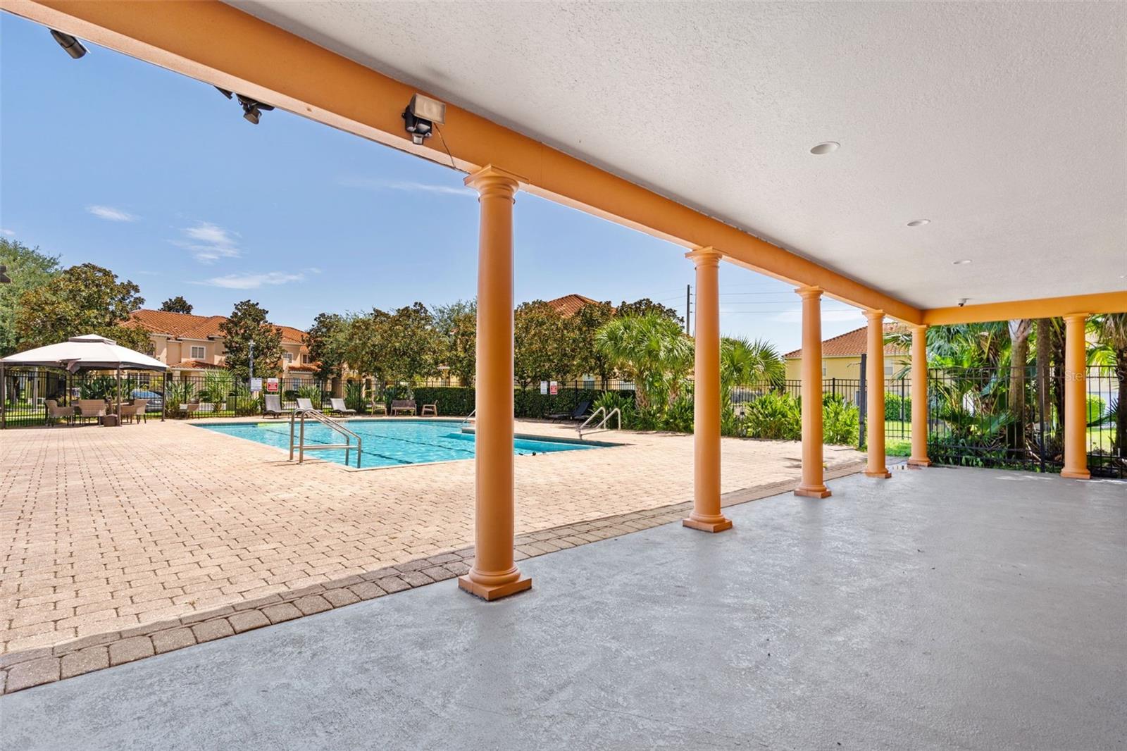 CRESTWYND BAY - Residential