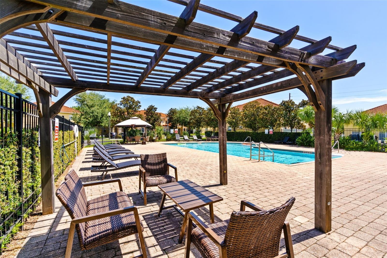 CRESTWYND BAY - Residential