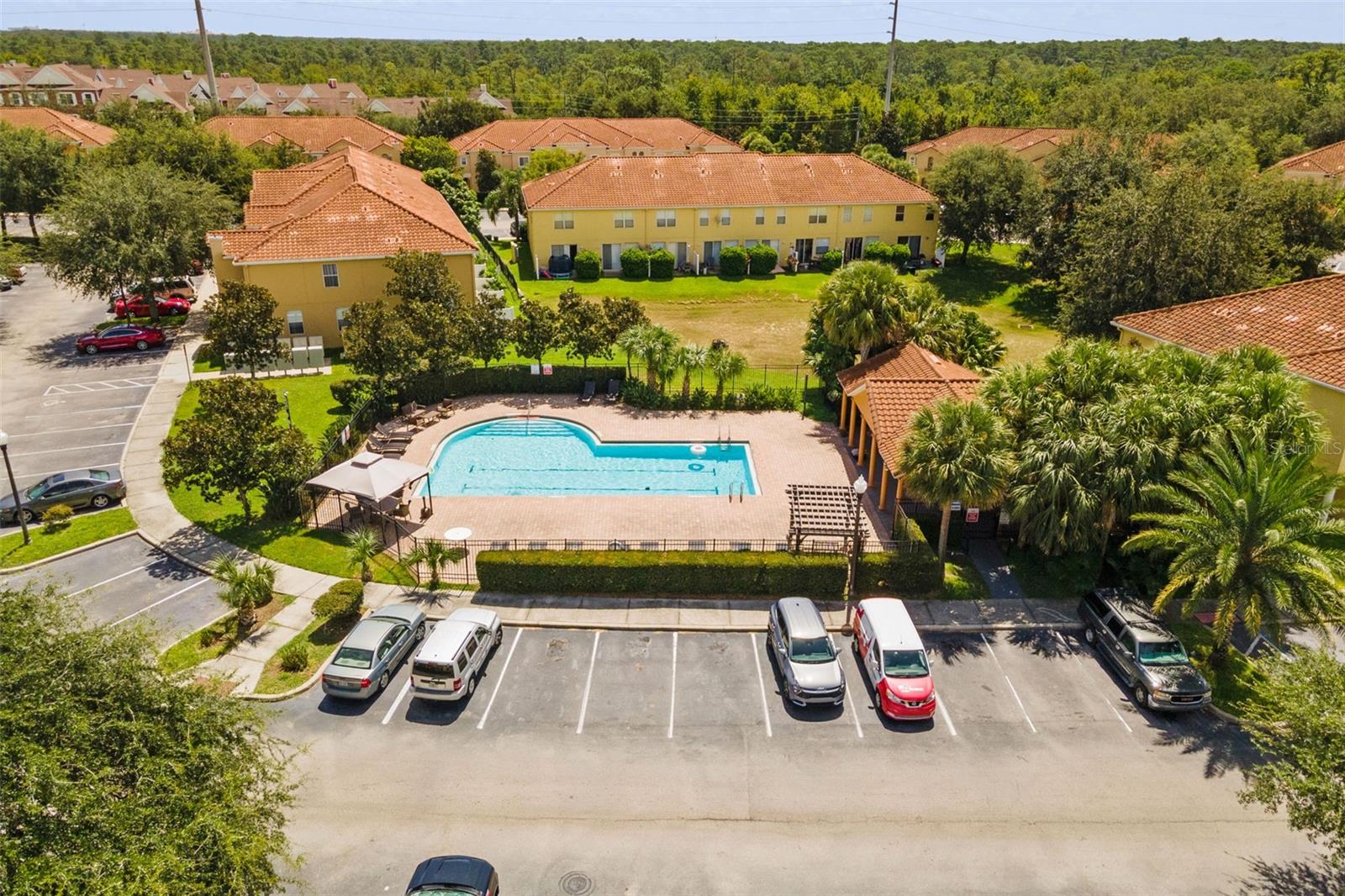 CRESTWYND BAY - Residential