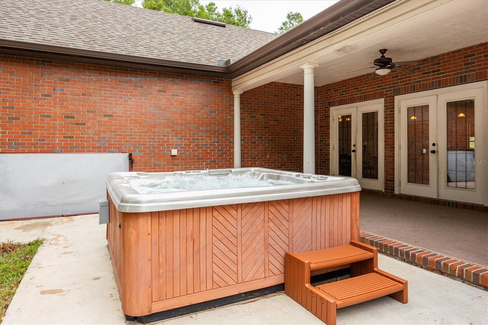 COUNTRY GARDEN ESTATES - Residential