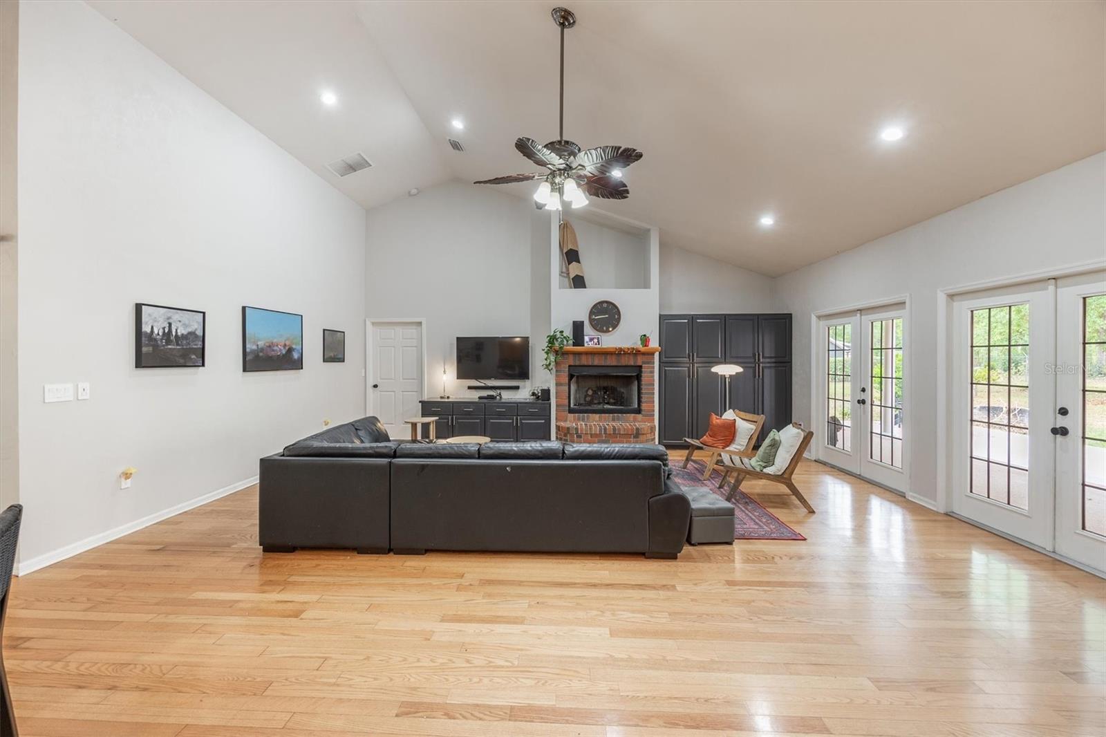 COUNTRY GARDEN ESTATES - Residential