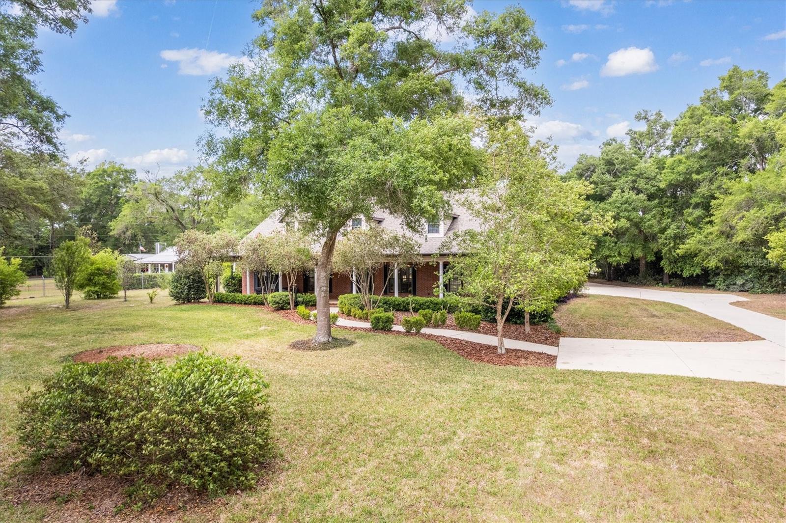 COUNTRY GARDEN ESTATES - Residential