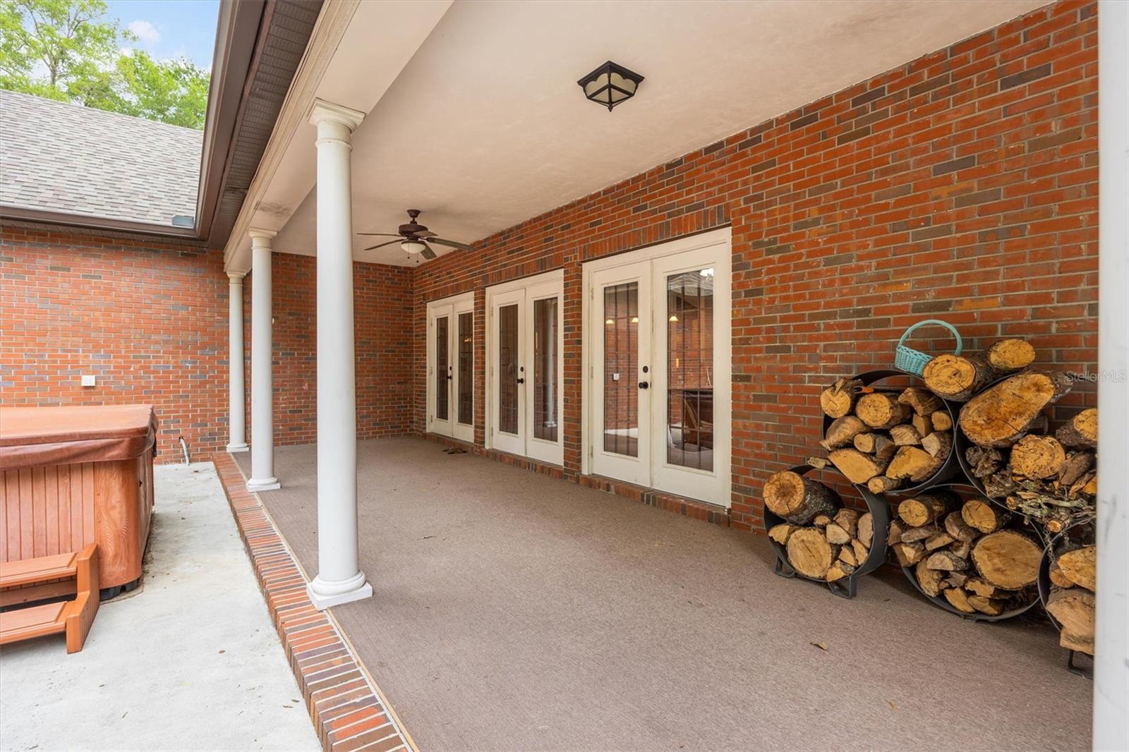 COUNTRY GARDEN ESTATES - Residential