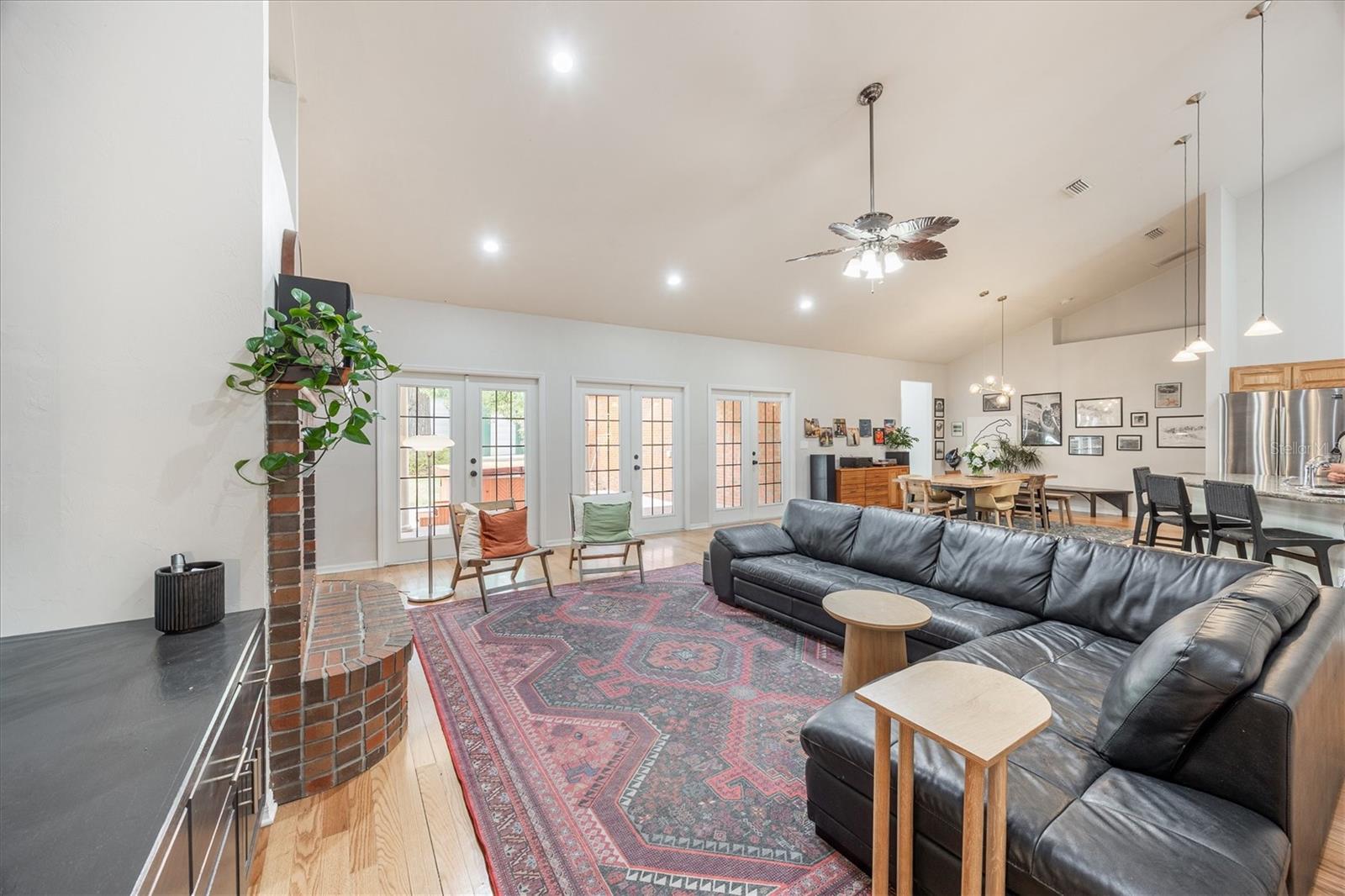 COUNTRY GARDEN ESTATES - Residential