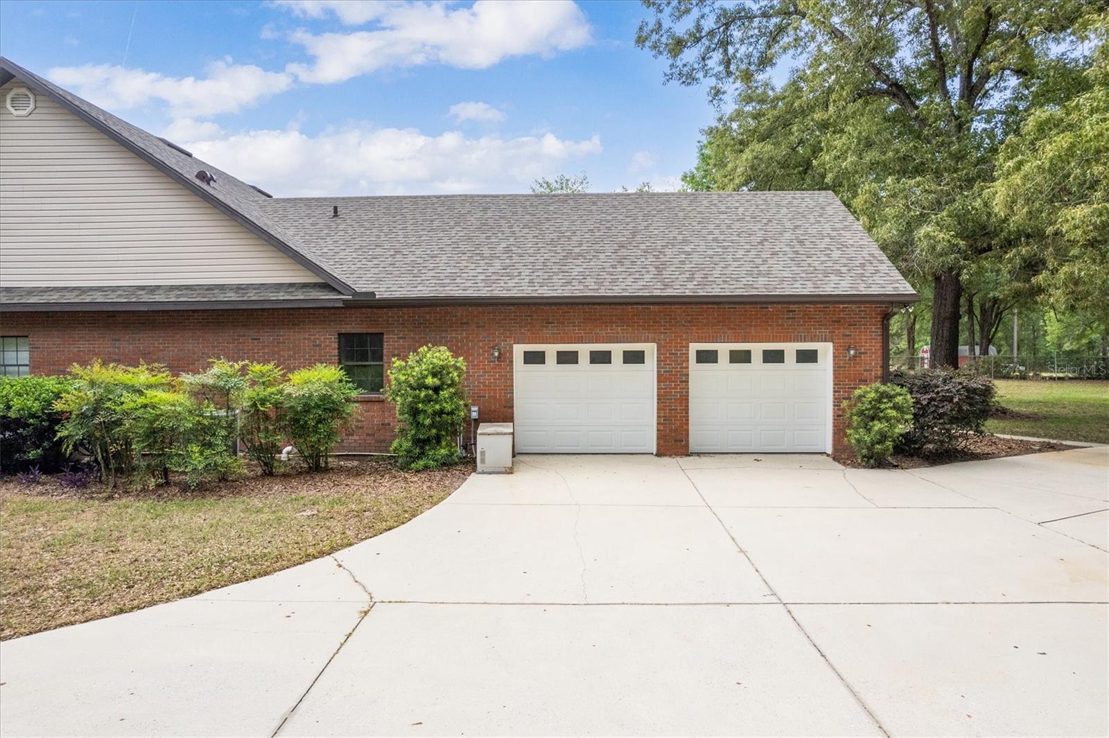 COUNTRY GARDEN ESTATES - Residential