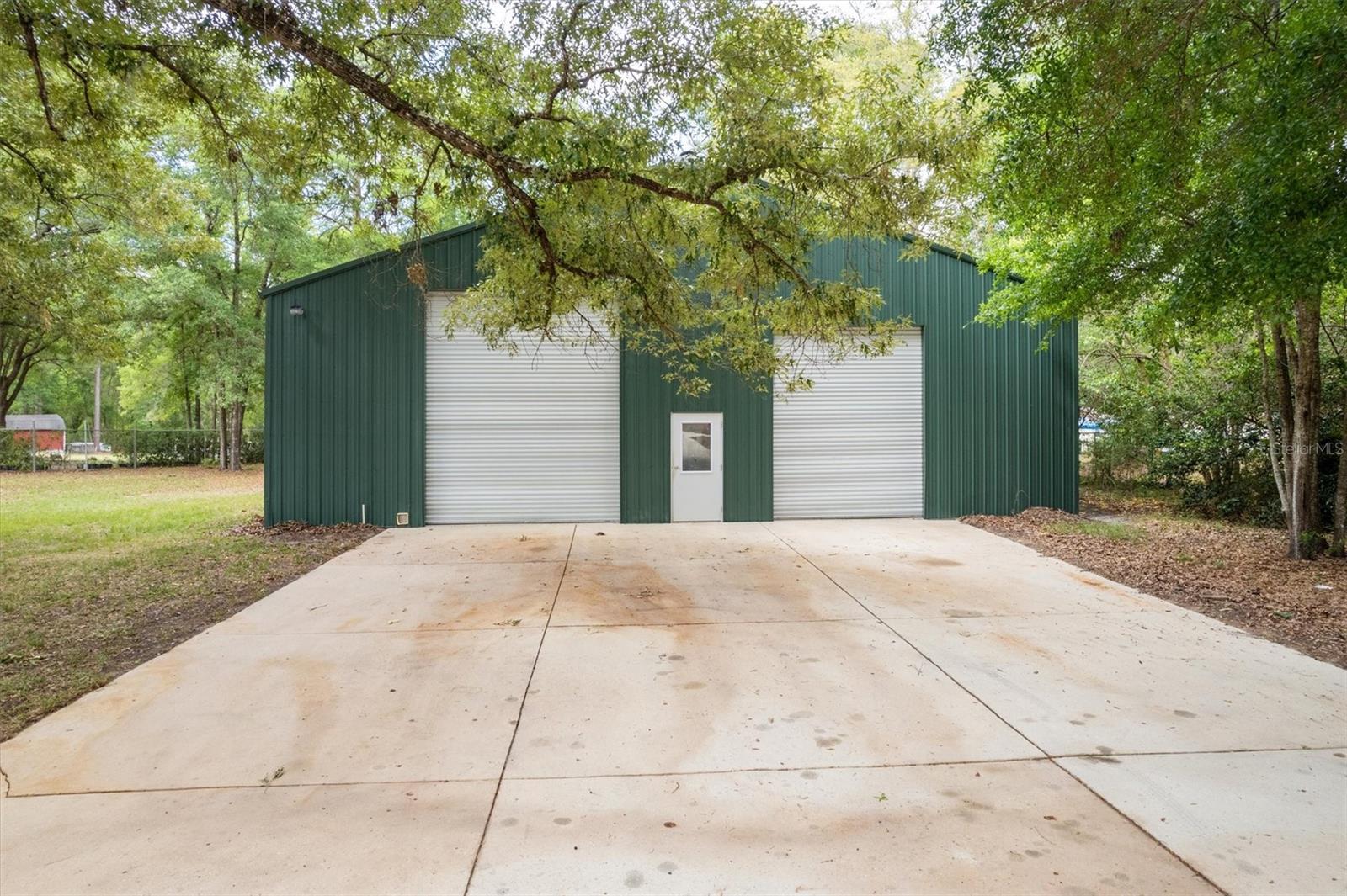 COUNTRY GARDEN ESTATES - Residential