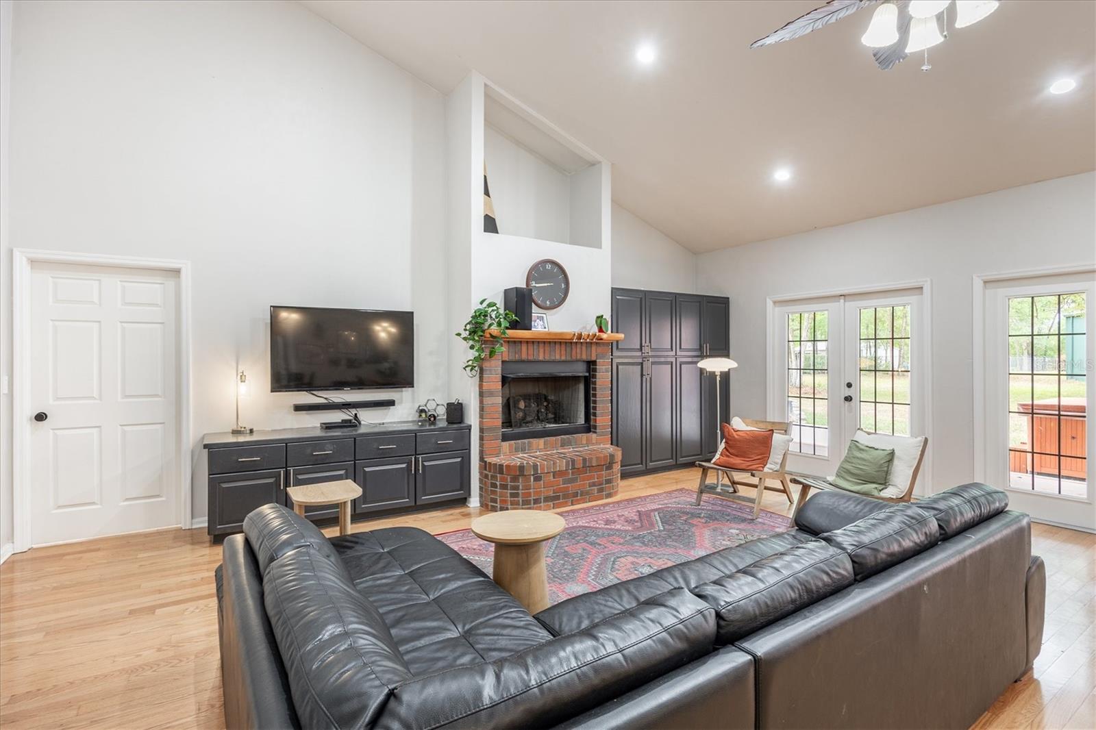 COUNTRY GARDEN ESTATES - Residential