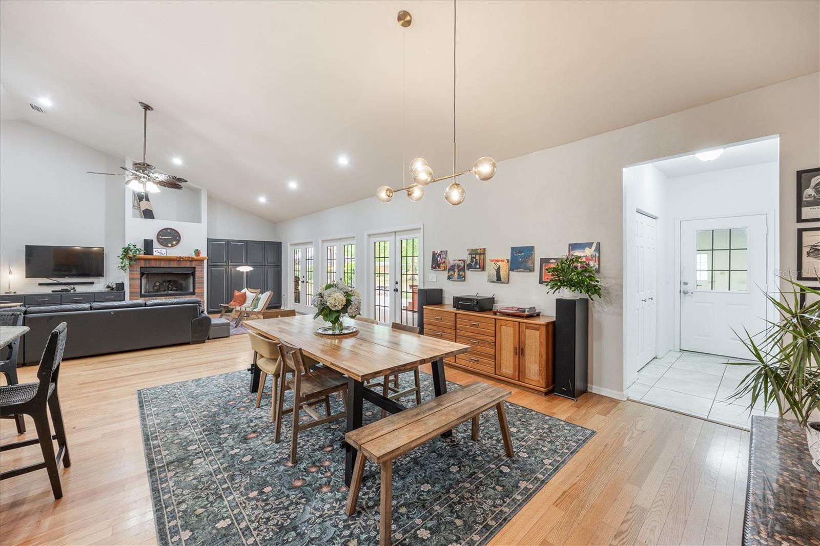 COUNTRY GARDEN ESTATES - Residential