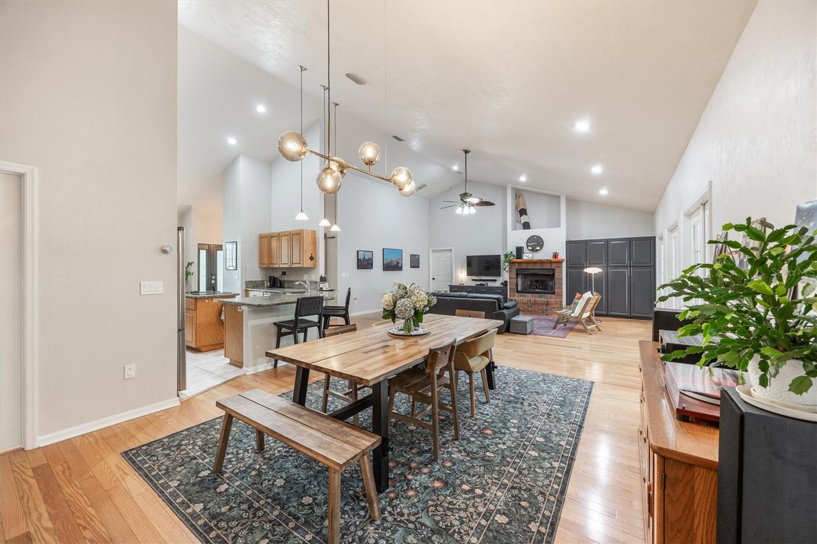 COUNTRY GARDEN ESTATES - Residential