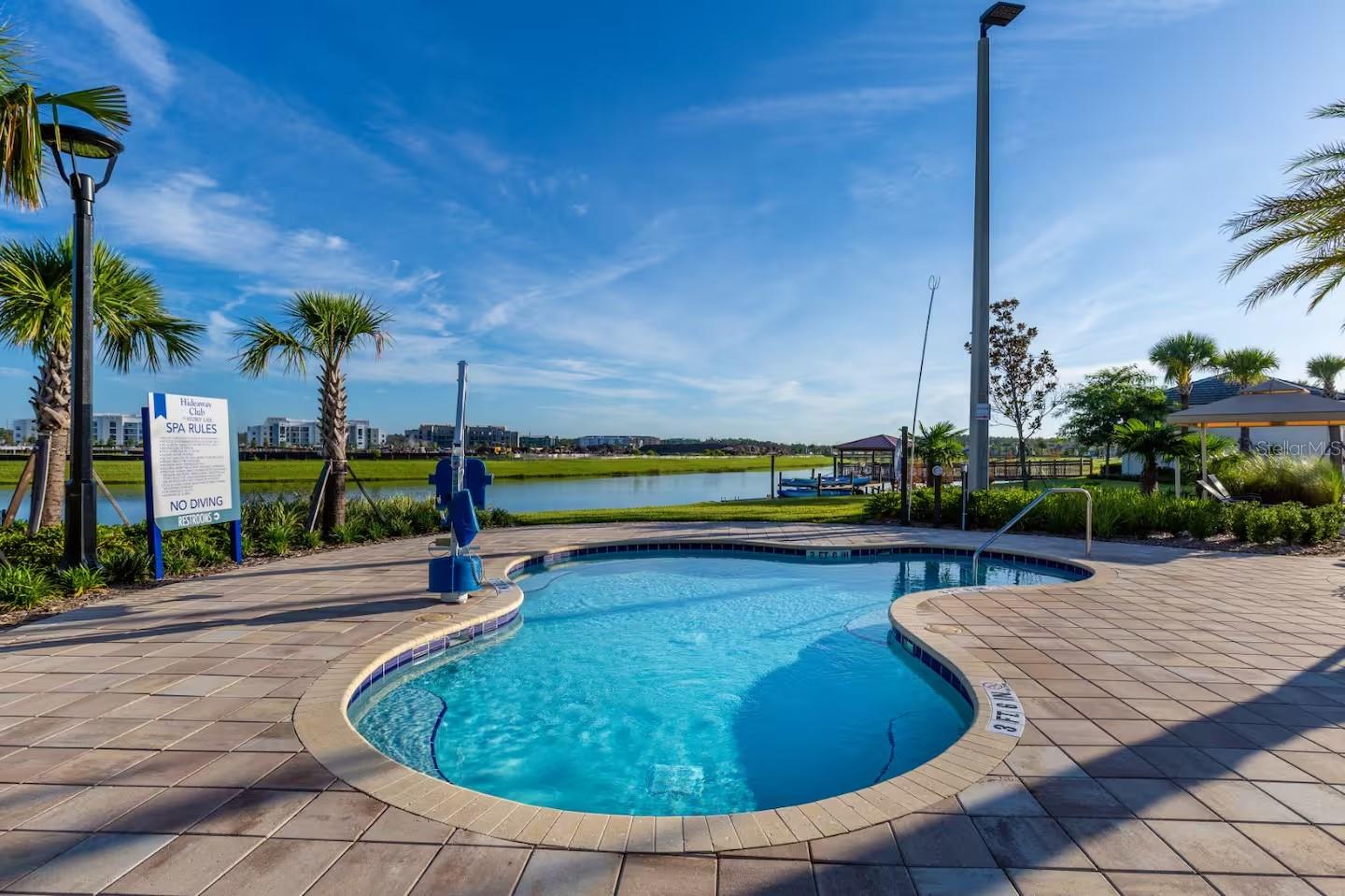 STOREY LAKE - Residential