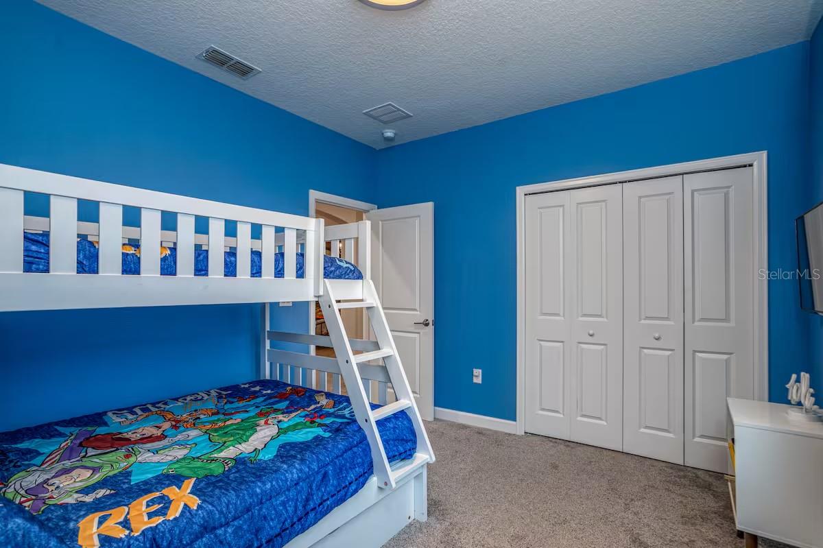 STOREY LAKE - Residential