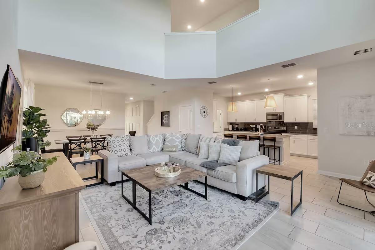 STOREY LAKE - Residential