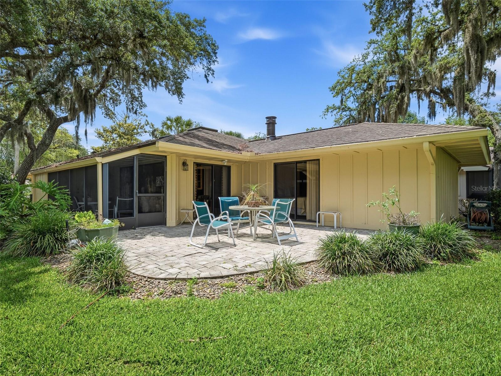 718 TANTALLON COURT