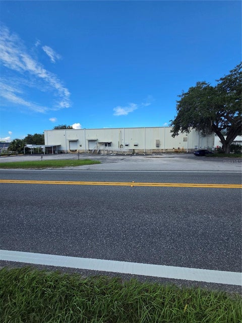 Photo of 1107 Thomas Avenue, Leesburg, FL 34748 (MLS # G5117593)