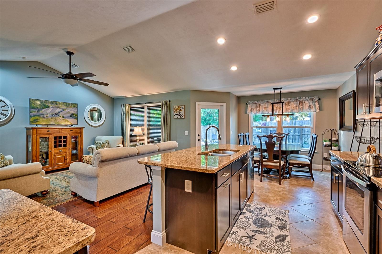 ASHTON RIDGE - Residential