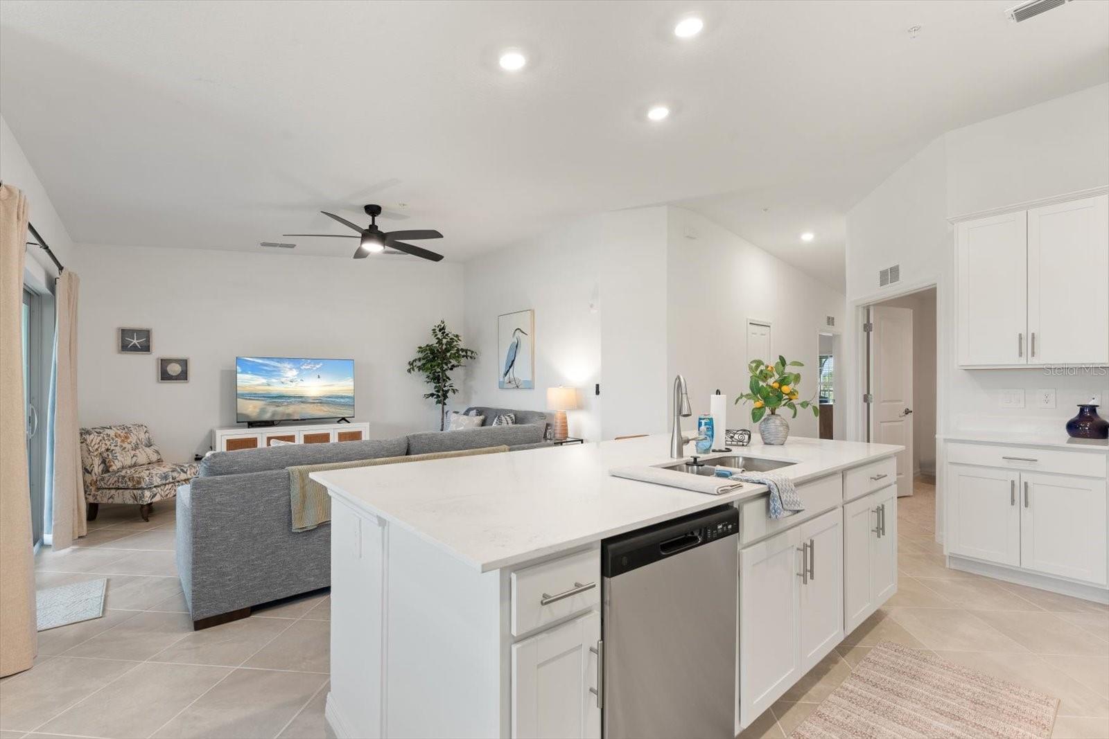 WELLEN PARK GOLF AND COUNTRY CLUB - Residential Lease