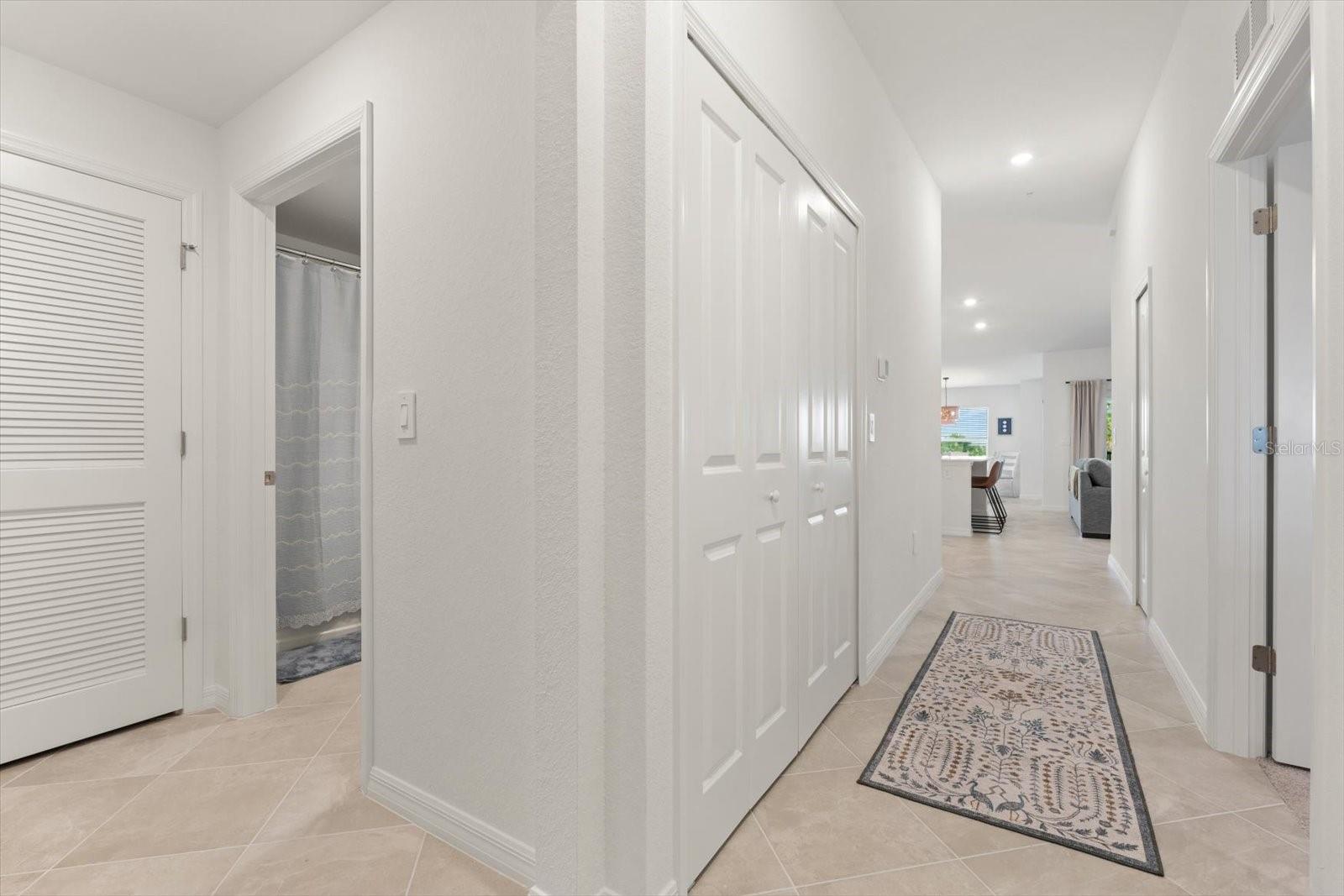 WELLEN PARK GOLF AND COUNTRY CLUB - Residential Lease