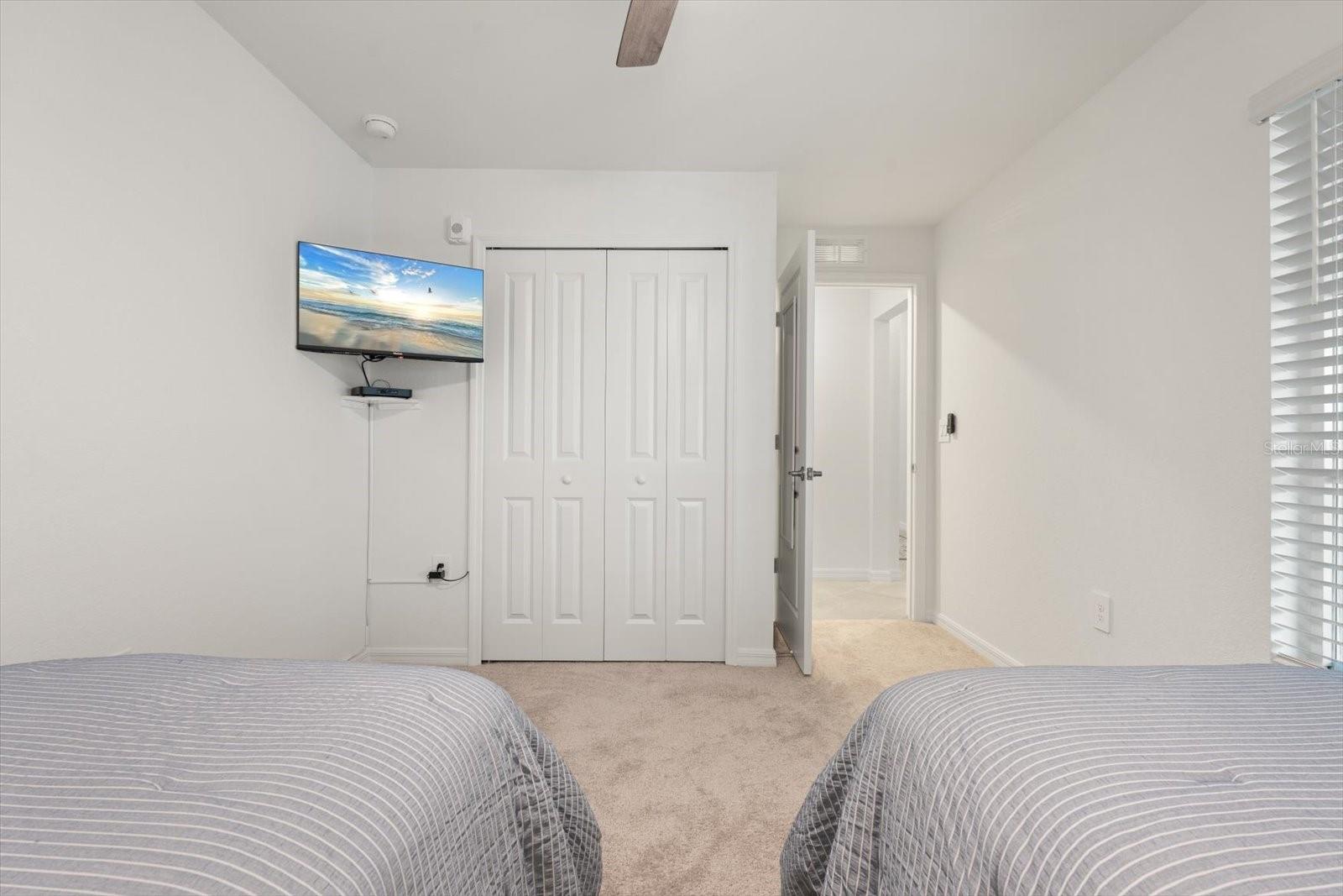 WELLEN PARK GOLF AND COUNTRY CLUB - Residential Lease