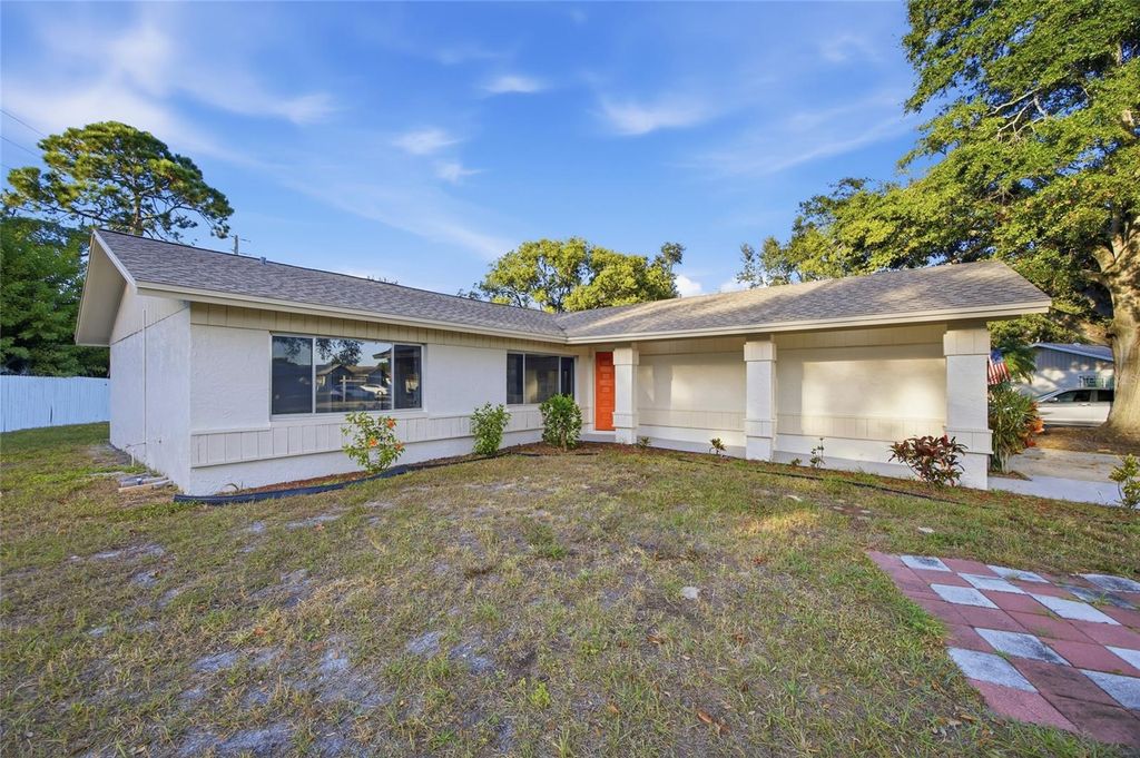 Photo of 7809 Dover Court N, St Petersburg, FL 33709 (MLS # TB8439036)