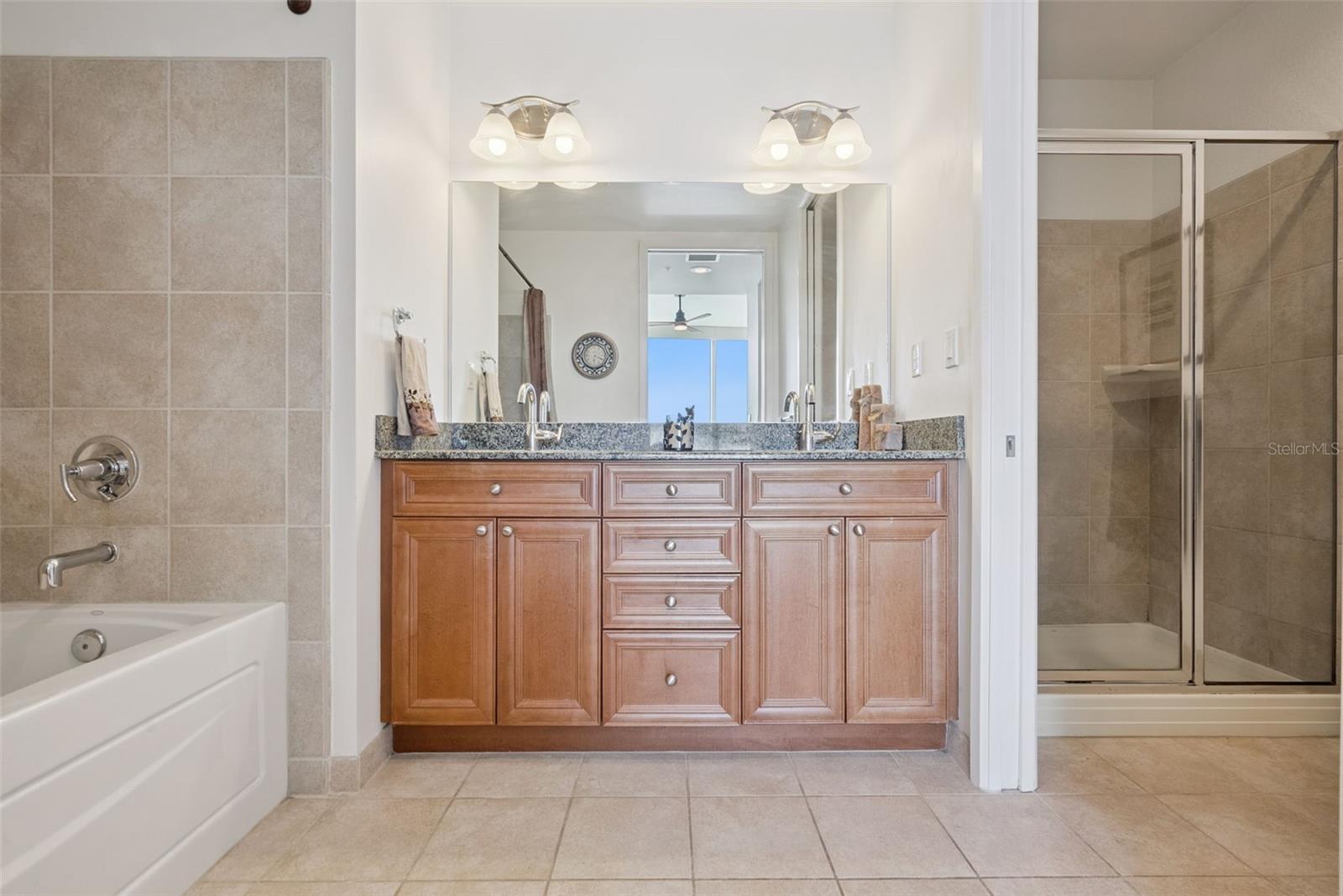 VUE/LK EOLA - Residential