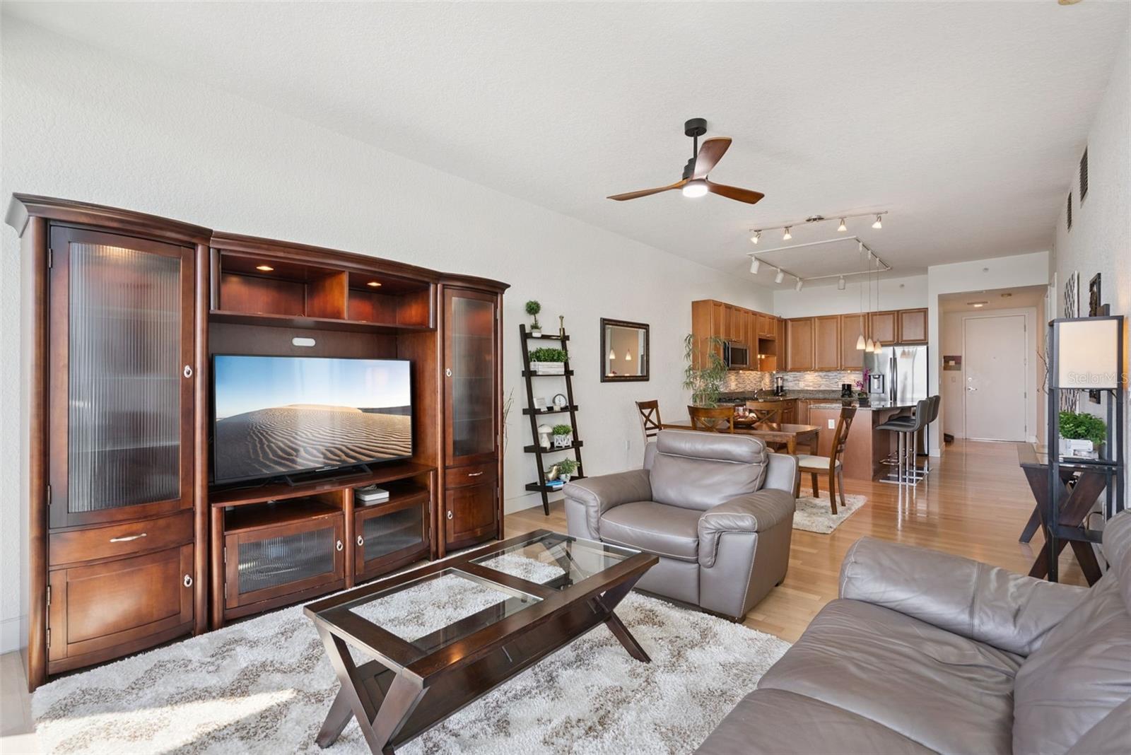 VUE/LK EOLA - Residential