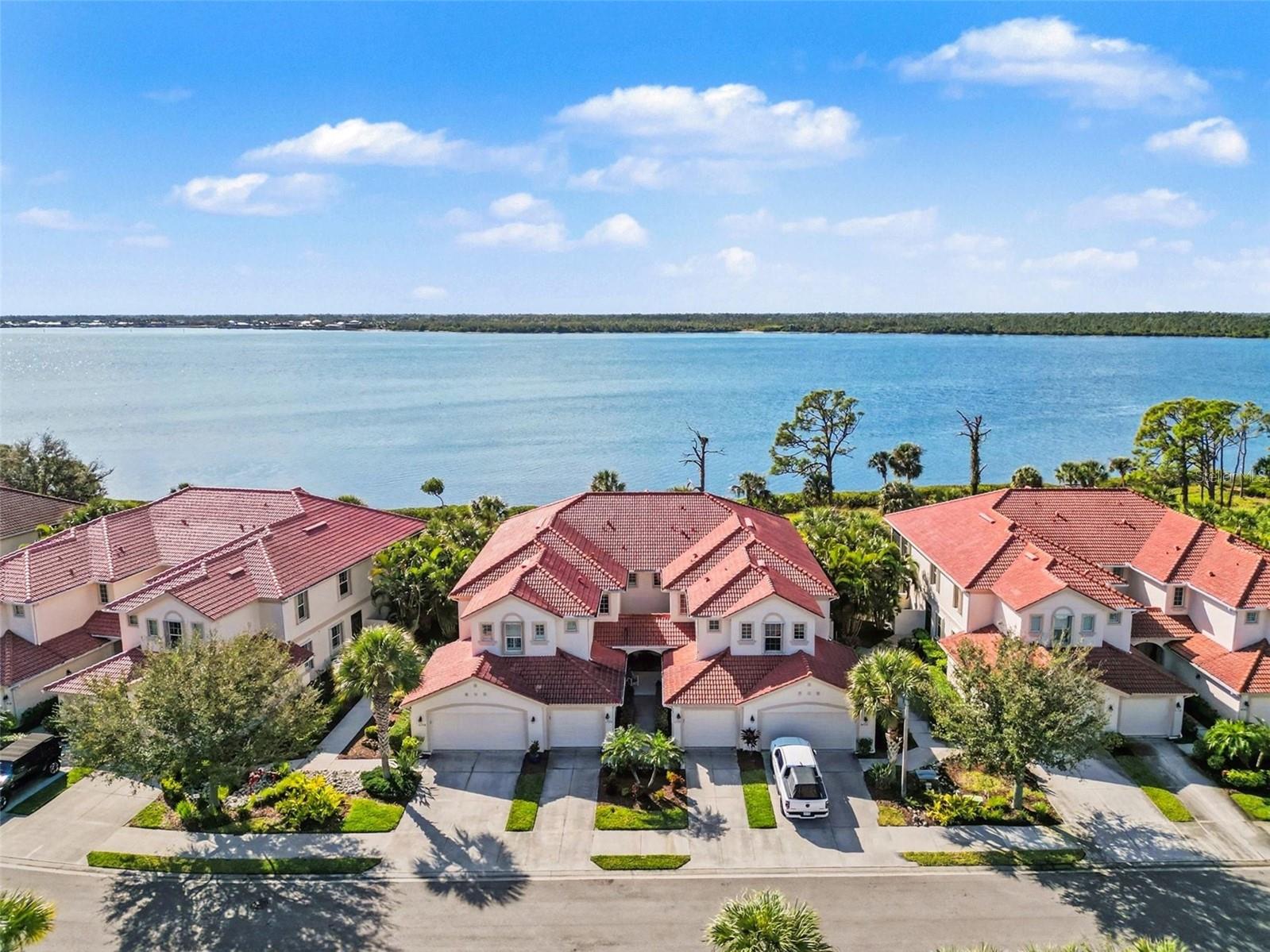 RIVERWOOD - Residential