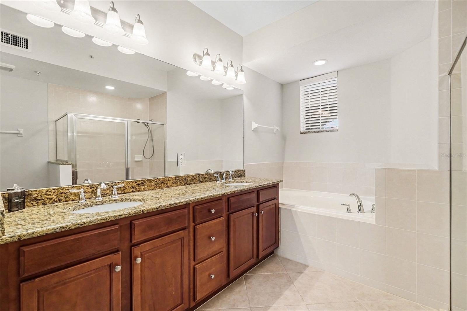 RIVERWOOD - Residential