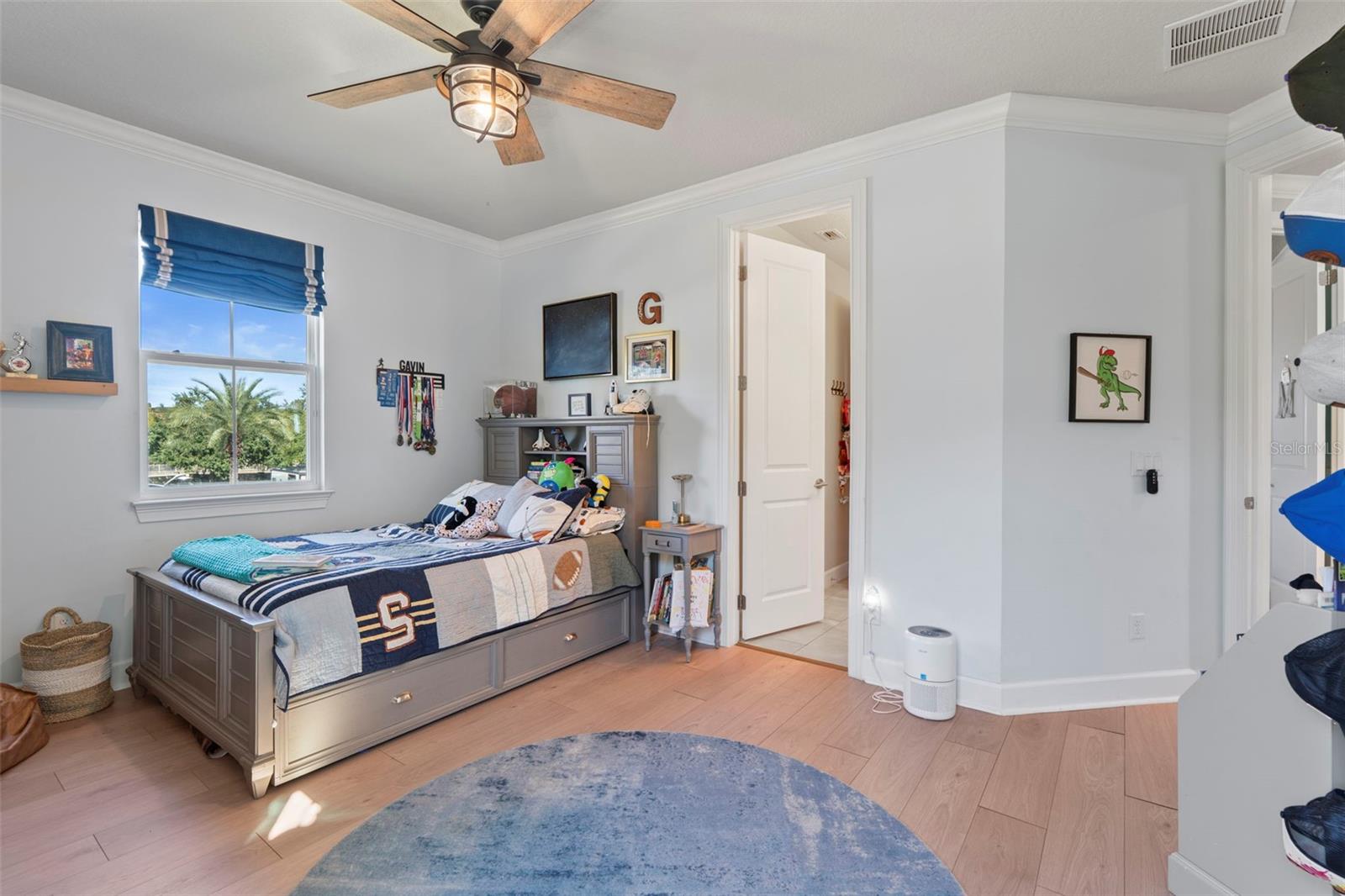 PENINSULA POINTE - Residential