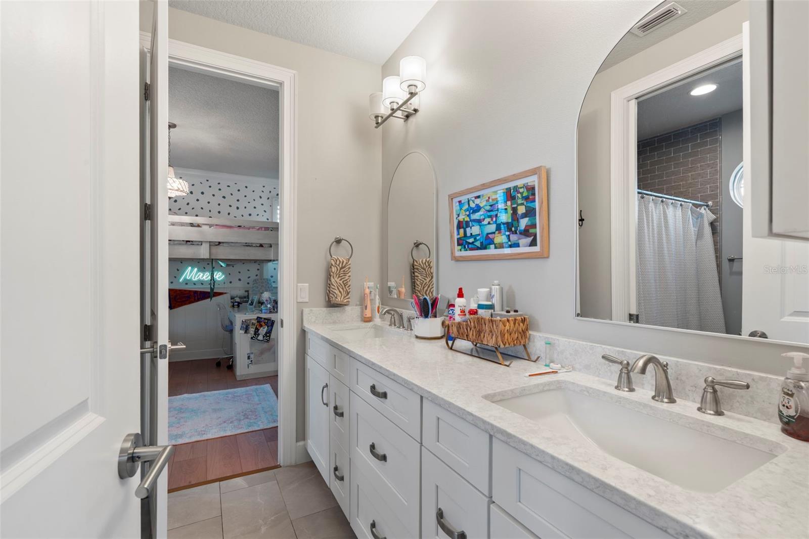 PENINSULA POINTE - Residential