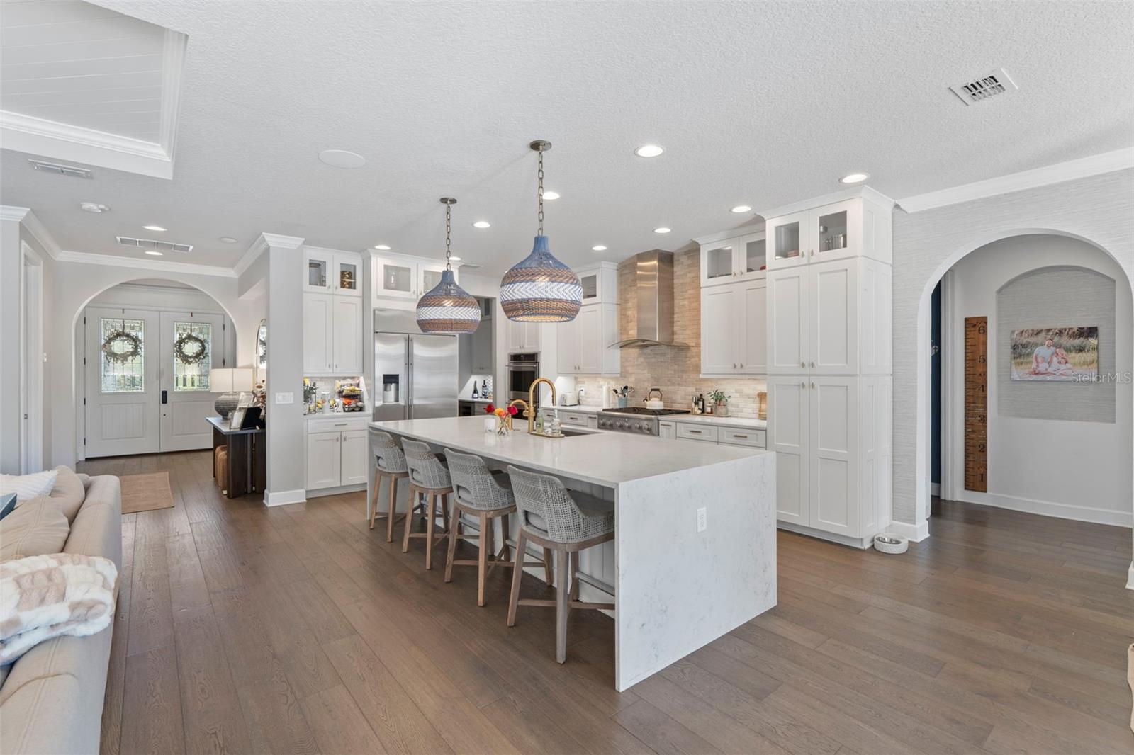 PENINSULA POINTE - Residential