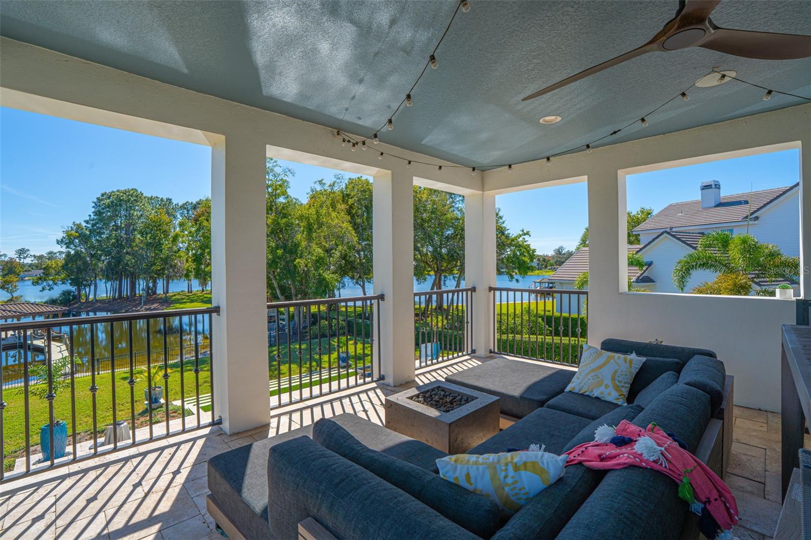 PENINSULA POINTE - Residential