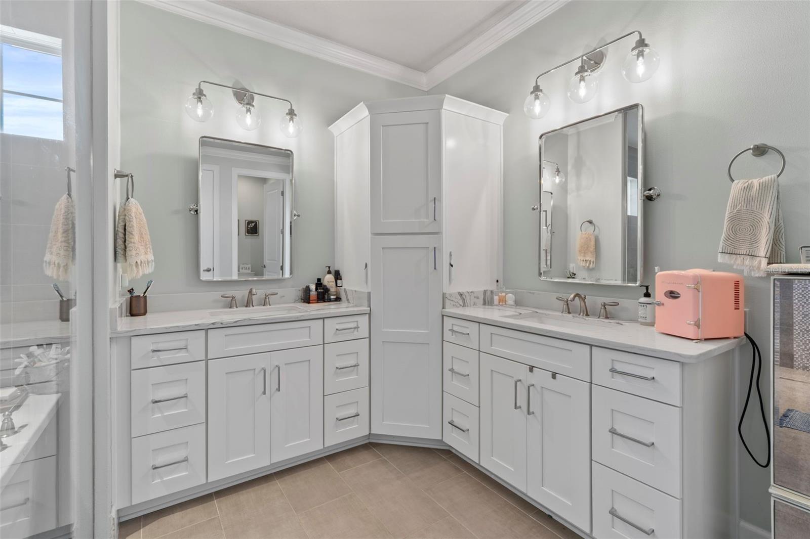 PENINSULA POINTE - Residential