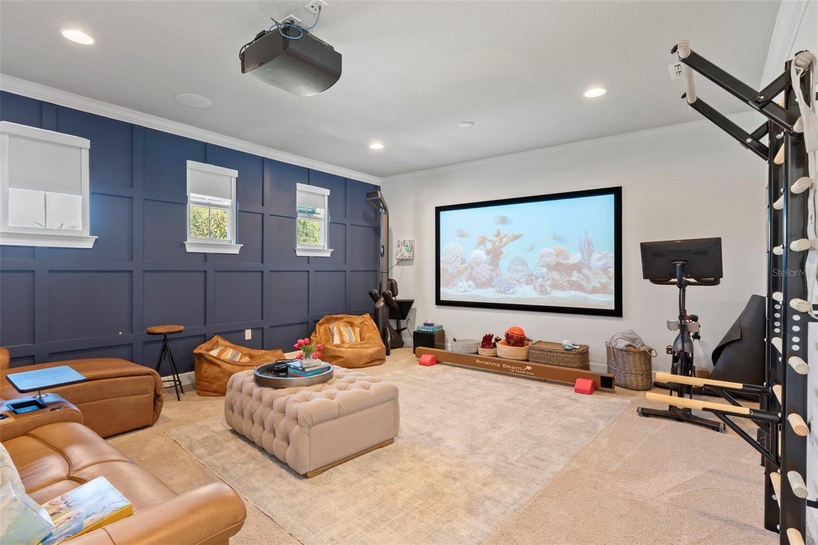 PENINSULA POINTE - Residential