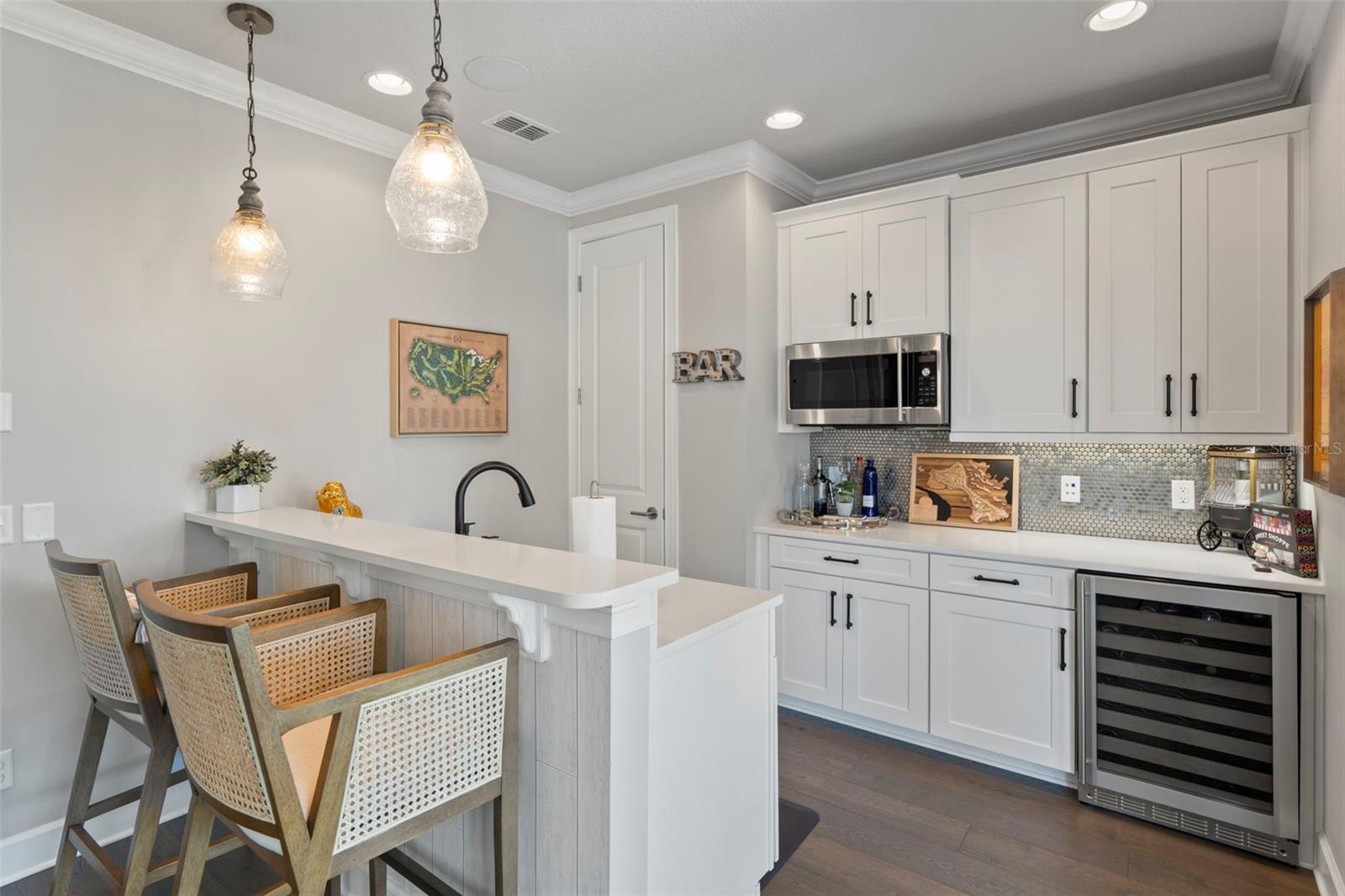 PENINSULA POINTE - Residential