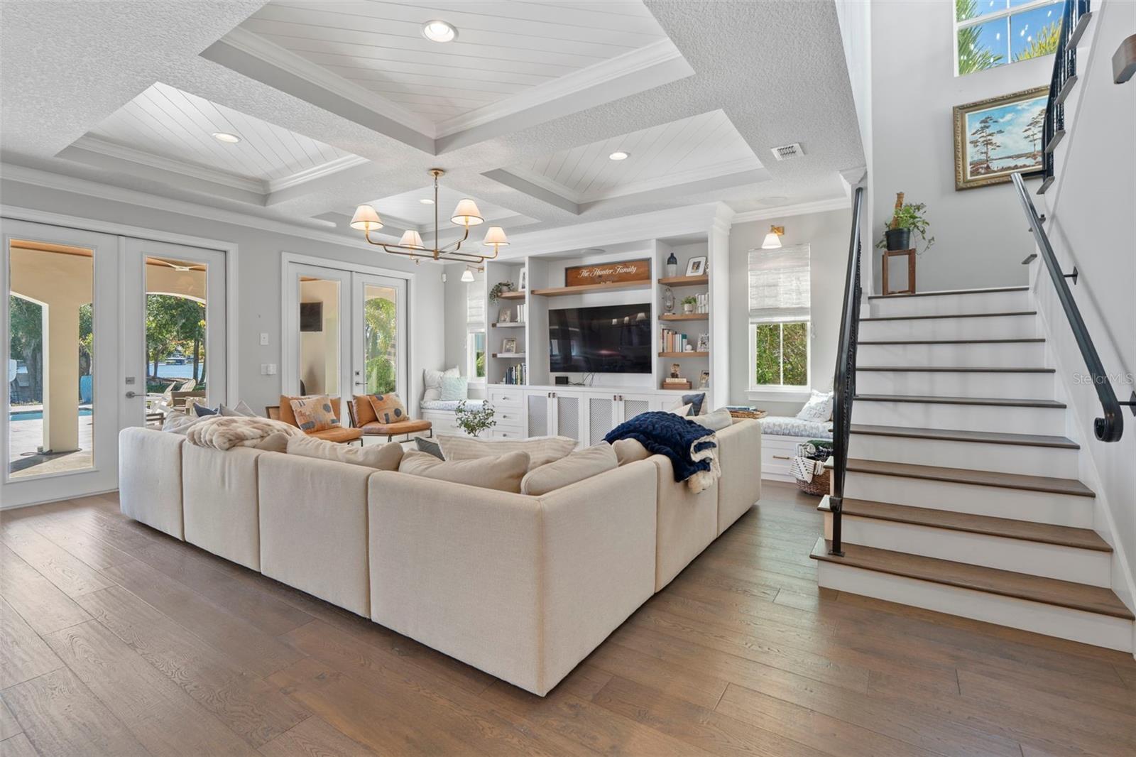 PENINSULA POINTE - Residential