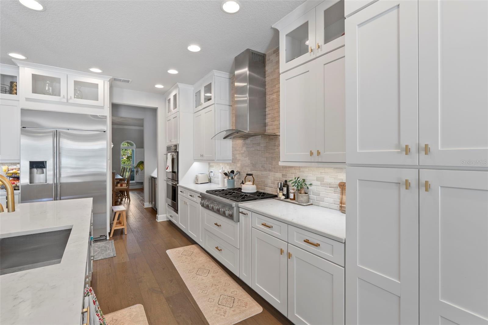 PENINSULA POINTE - Residential